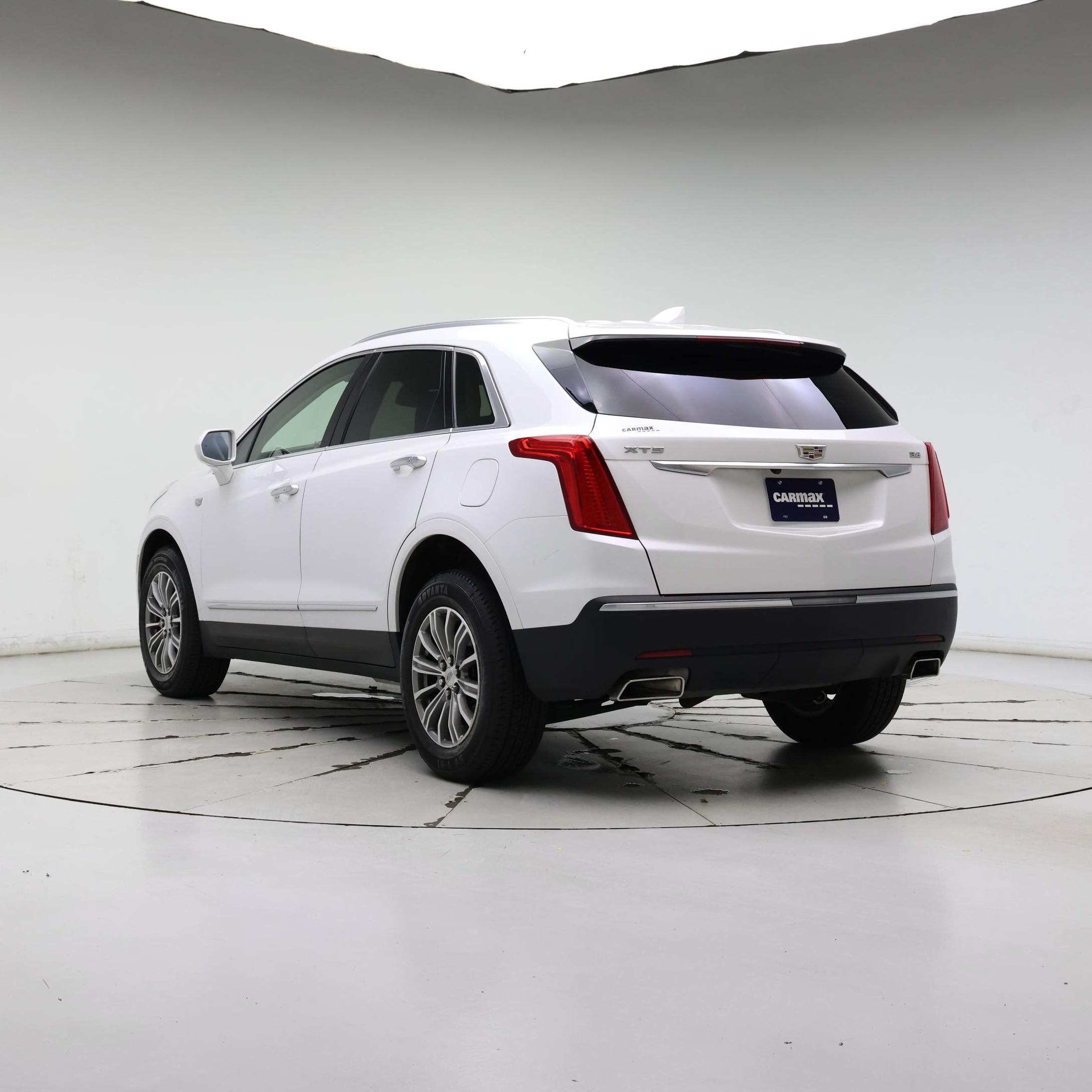 Thumbnail: 2019 Cadillac XT5 - 2