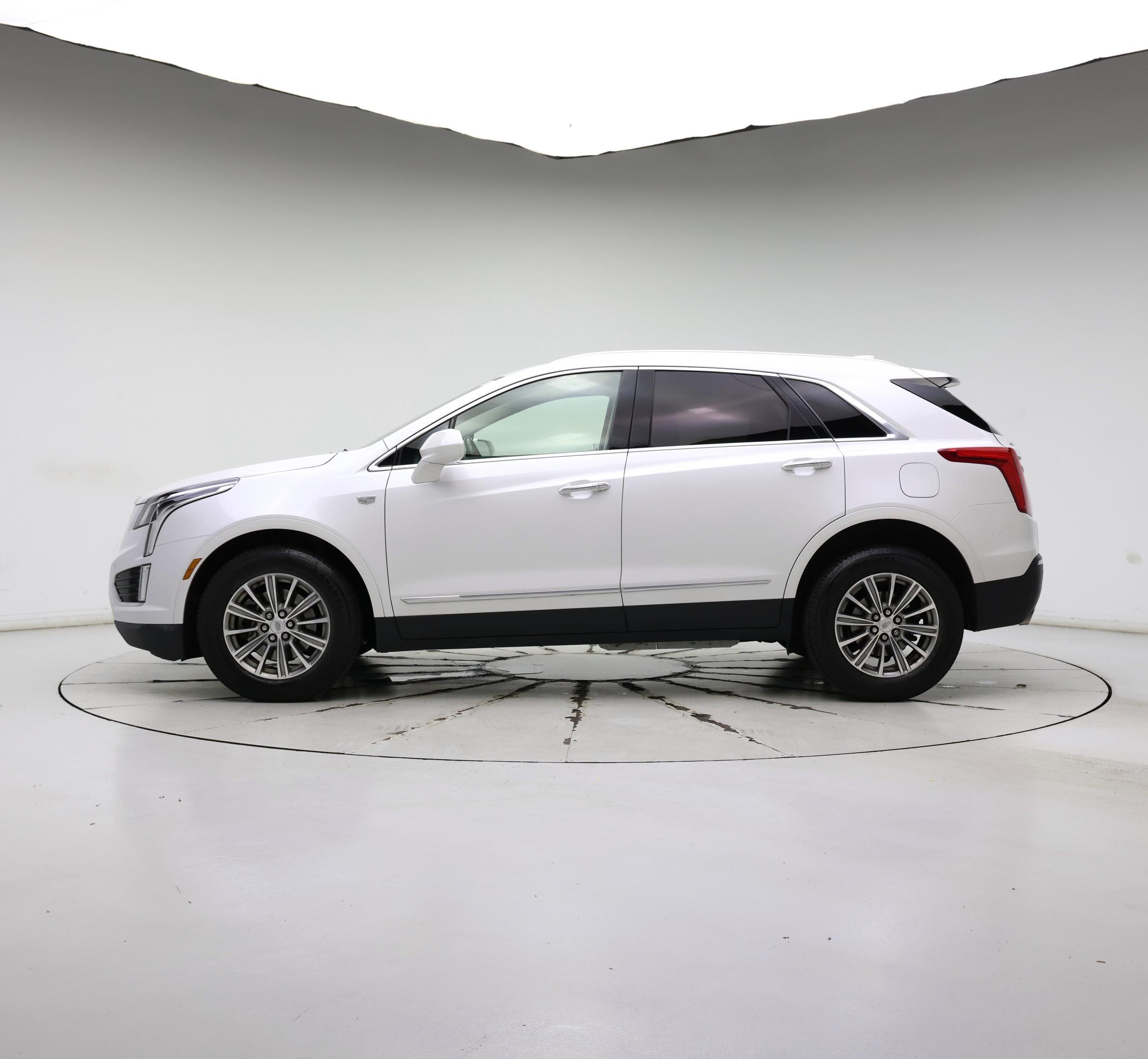 Thumbnail: 2019 Cadillac XT5 - 3