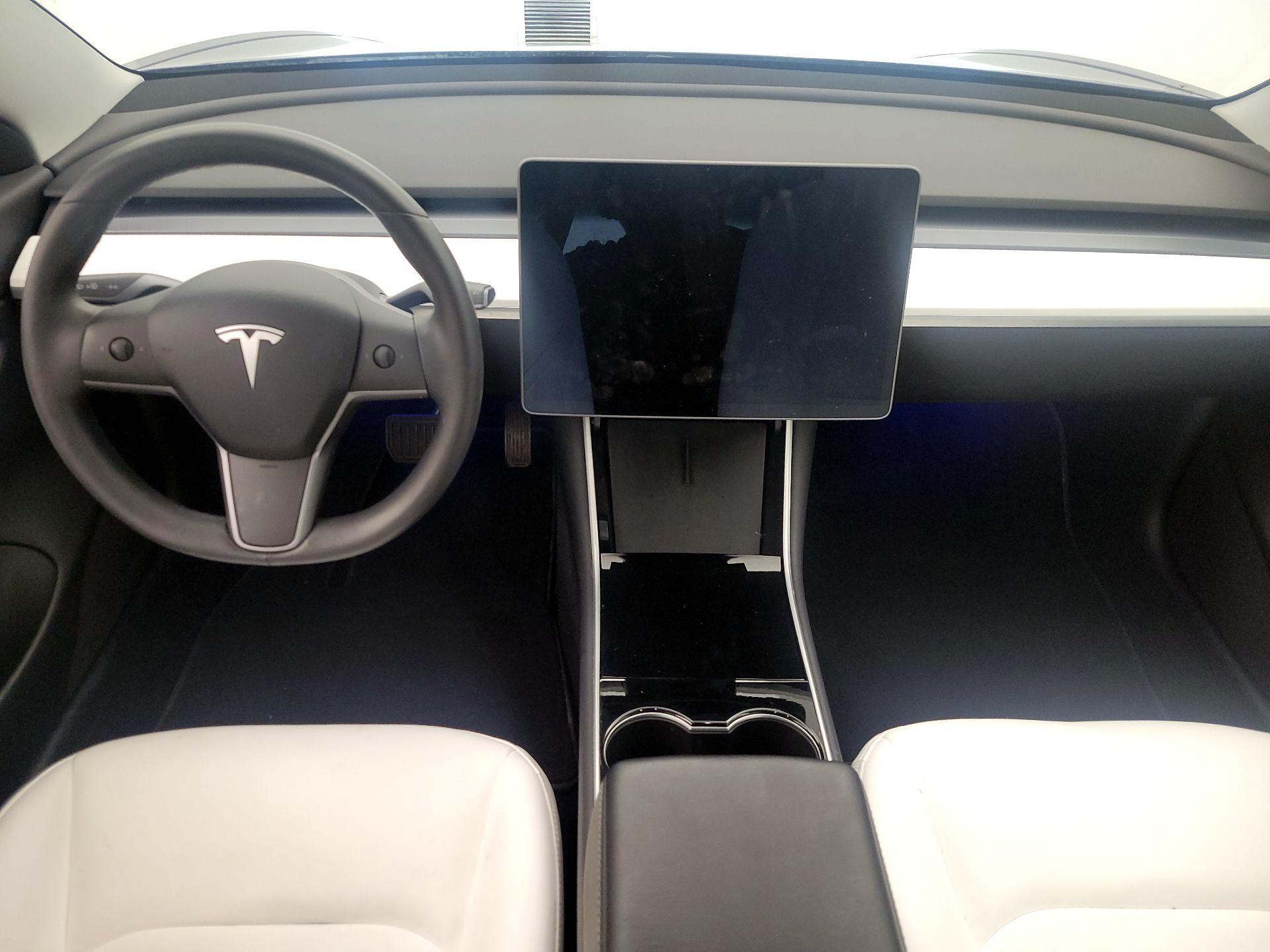 Thumbnail: 2020 Tesla Model 3 - 9