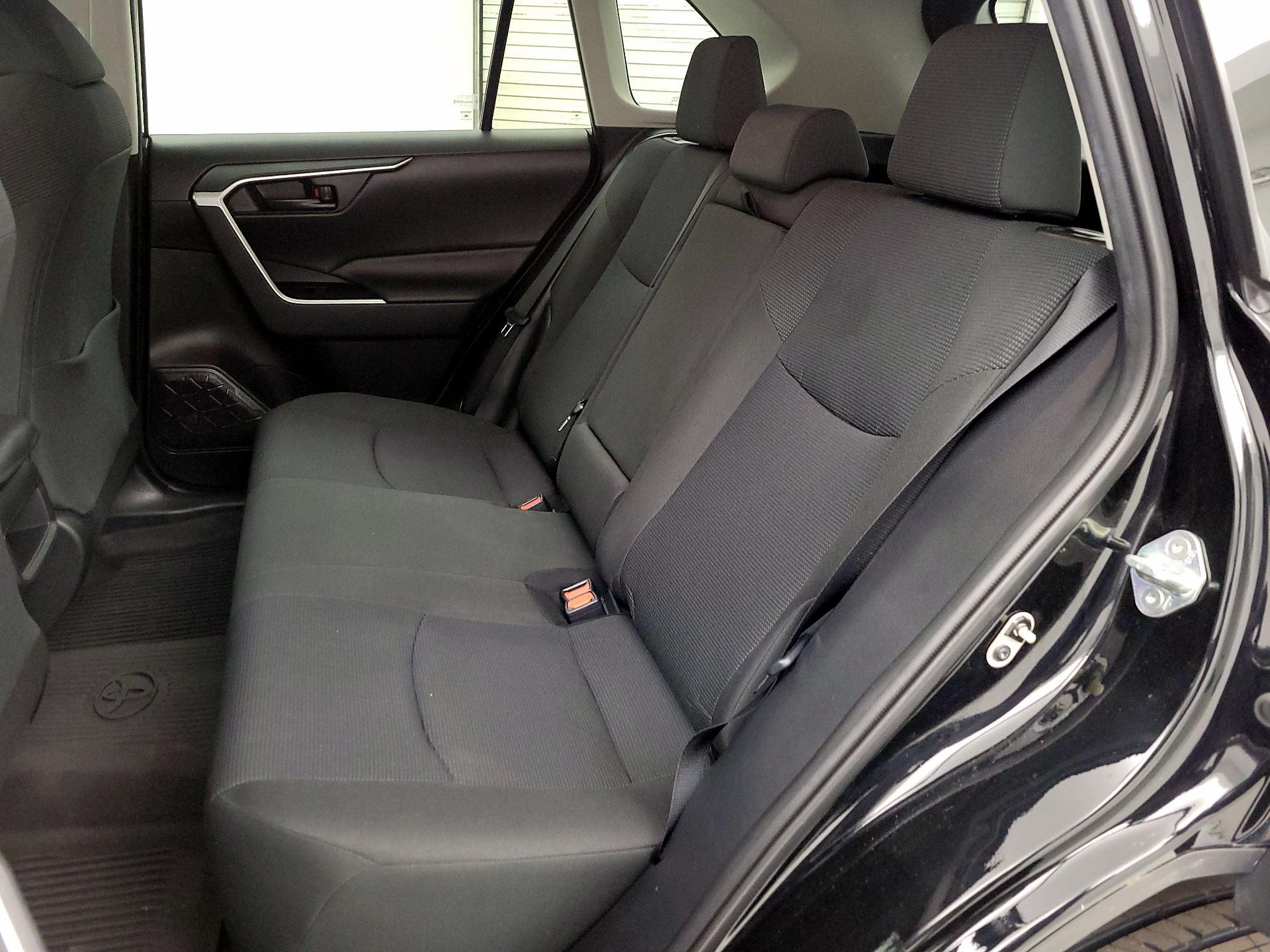 Thumbnail: 2020 Toyota RAV4 - 19