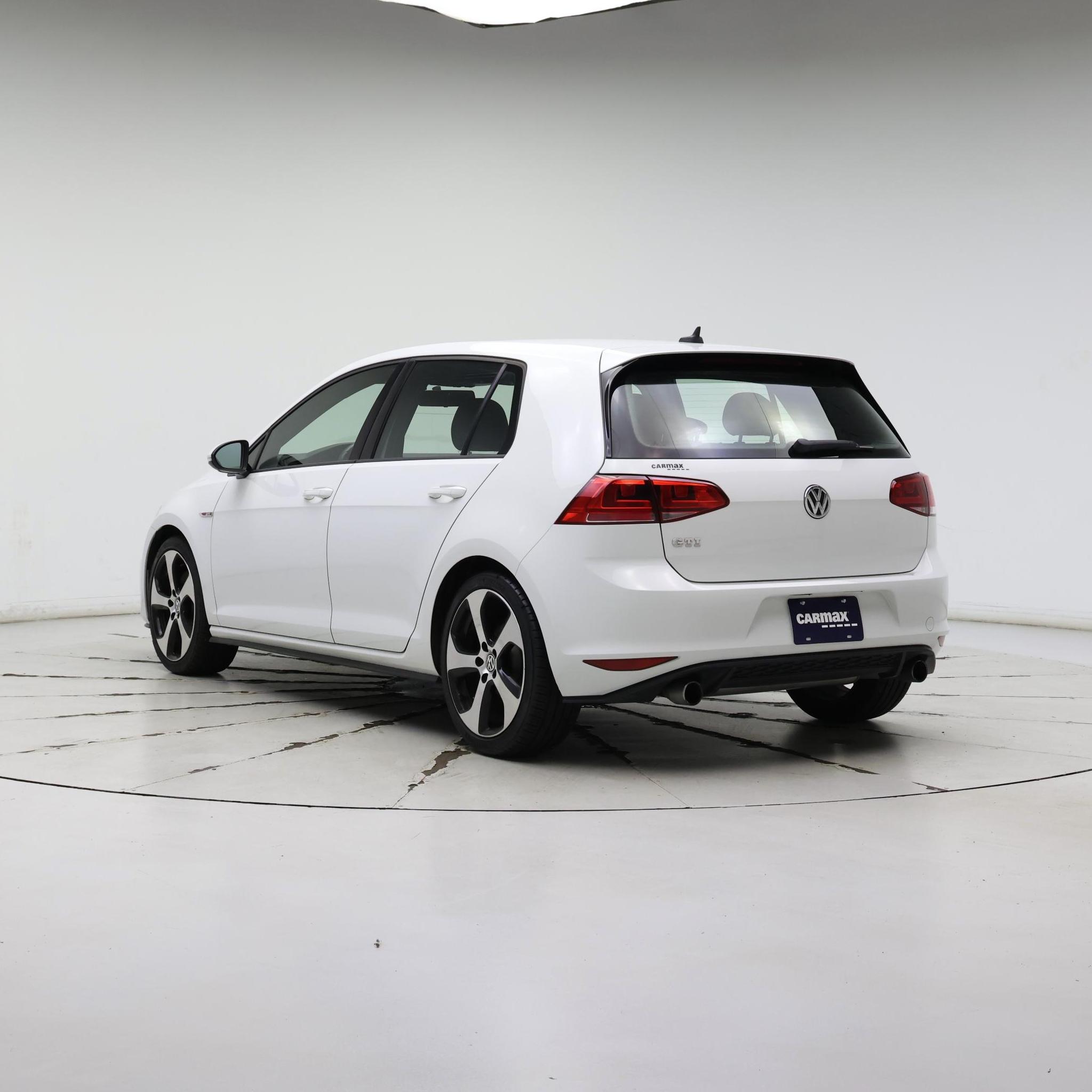 Thumbnail: 2016 Volkswagen Golf - 2