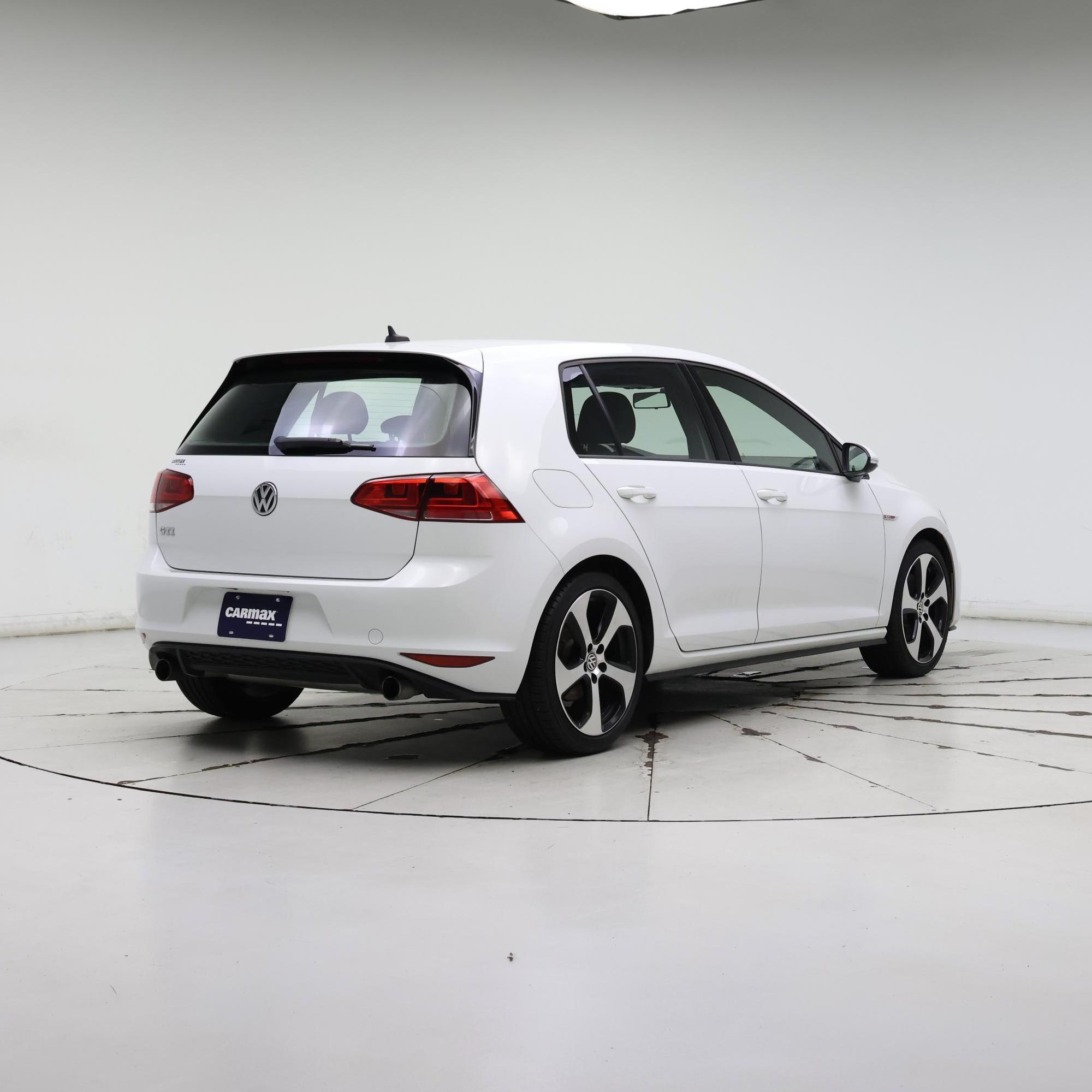 Thumbnail: 2016 Volkswagen Golf - 8