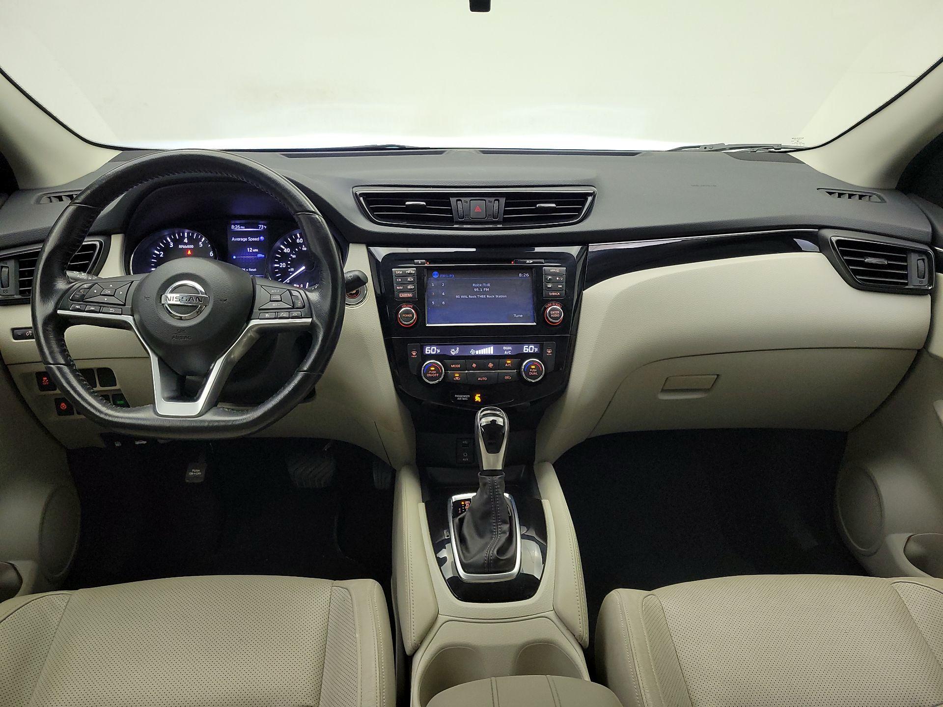 Thumbnail: 2017 Nissan Rogue Sport - 9