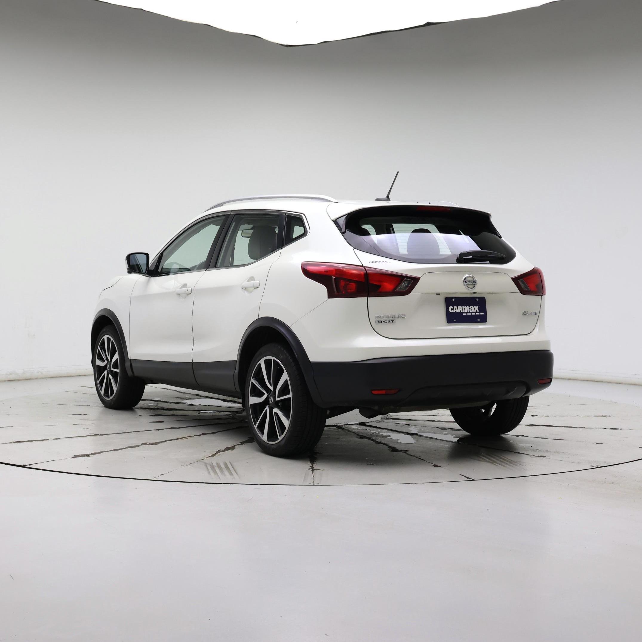Thumbnail: 2017 Nissan Rogue Sport - 2