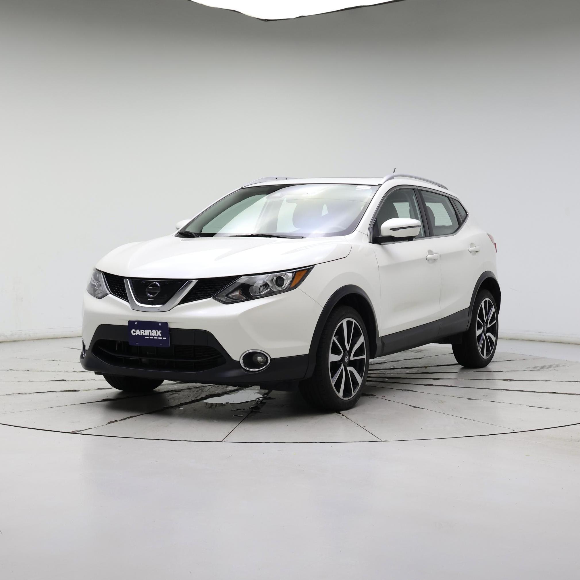 Thumbnail: 2017 Nissan Rogue Sport - 4