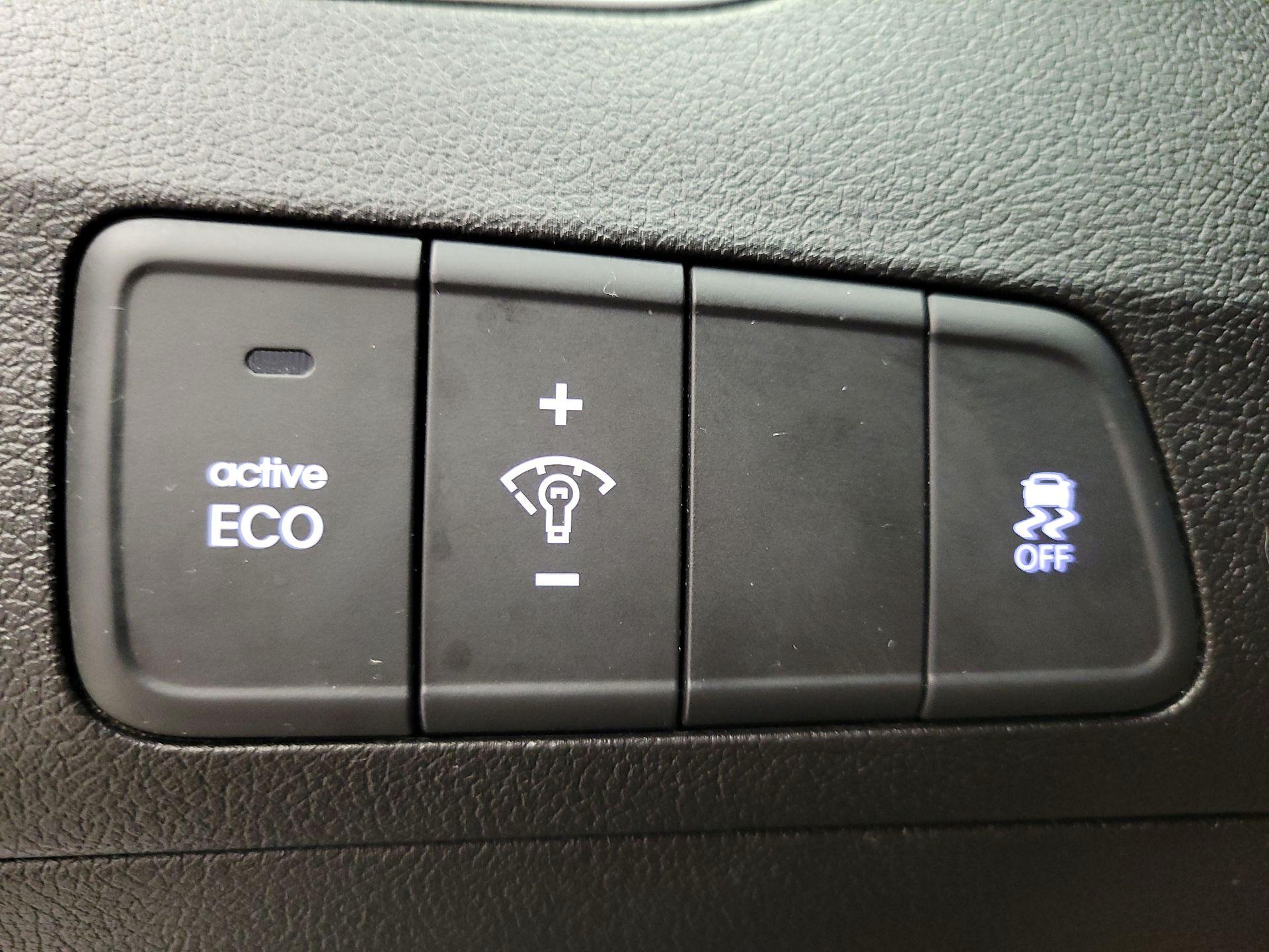 Thumbnail: 2016 Hyundai Elantra - 13