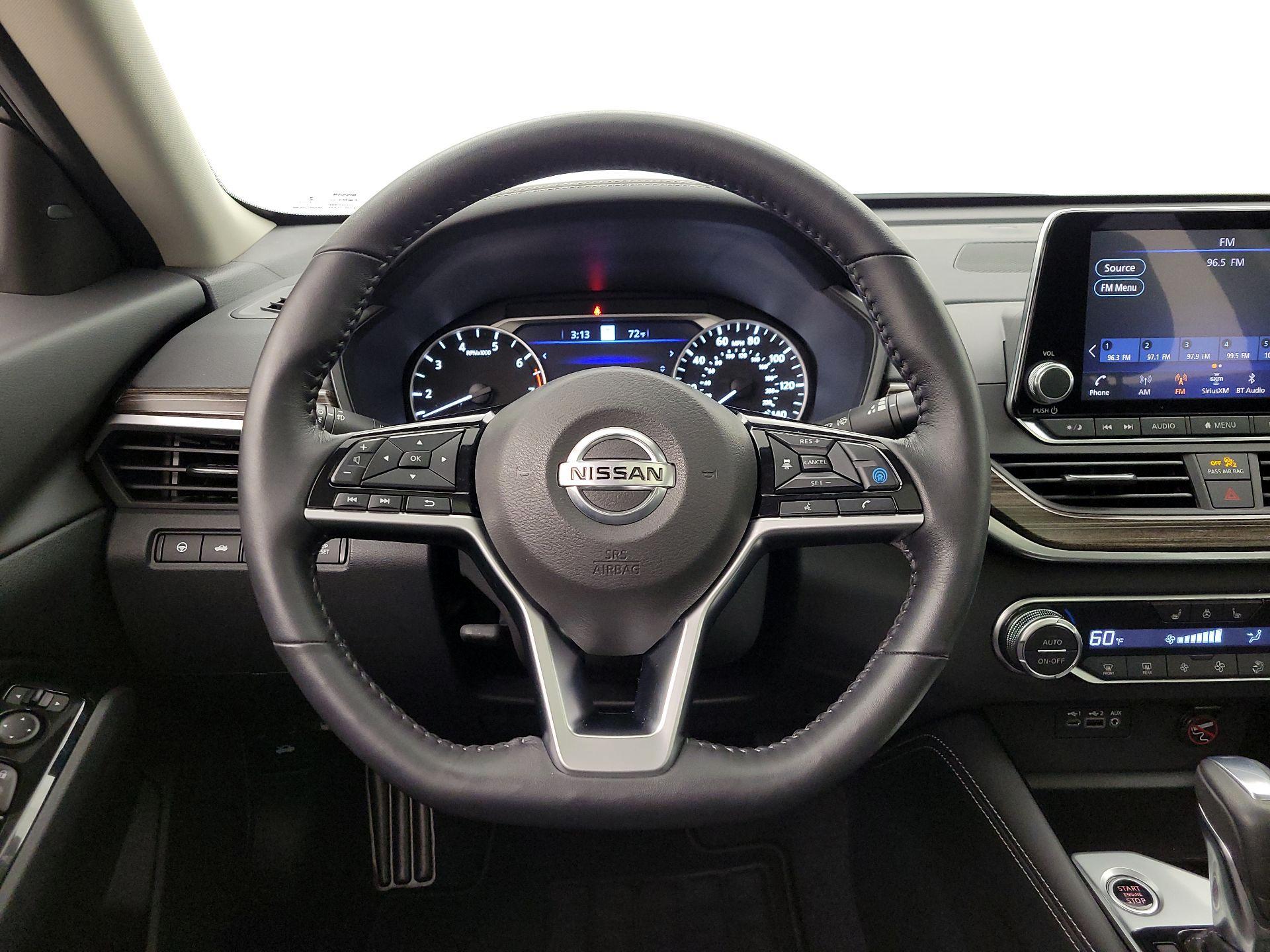 Thumbnail: 2020 Nissan Altima - 10