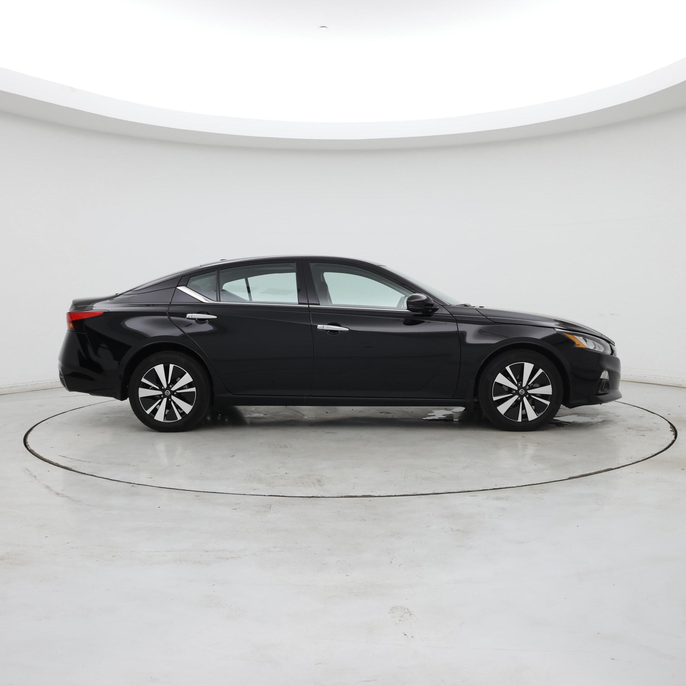 Thumbnail: 2020 Nissan Altima - 7