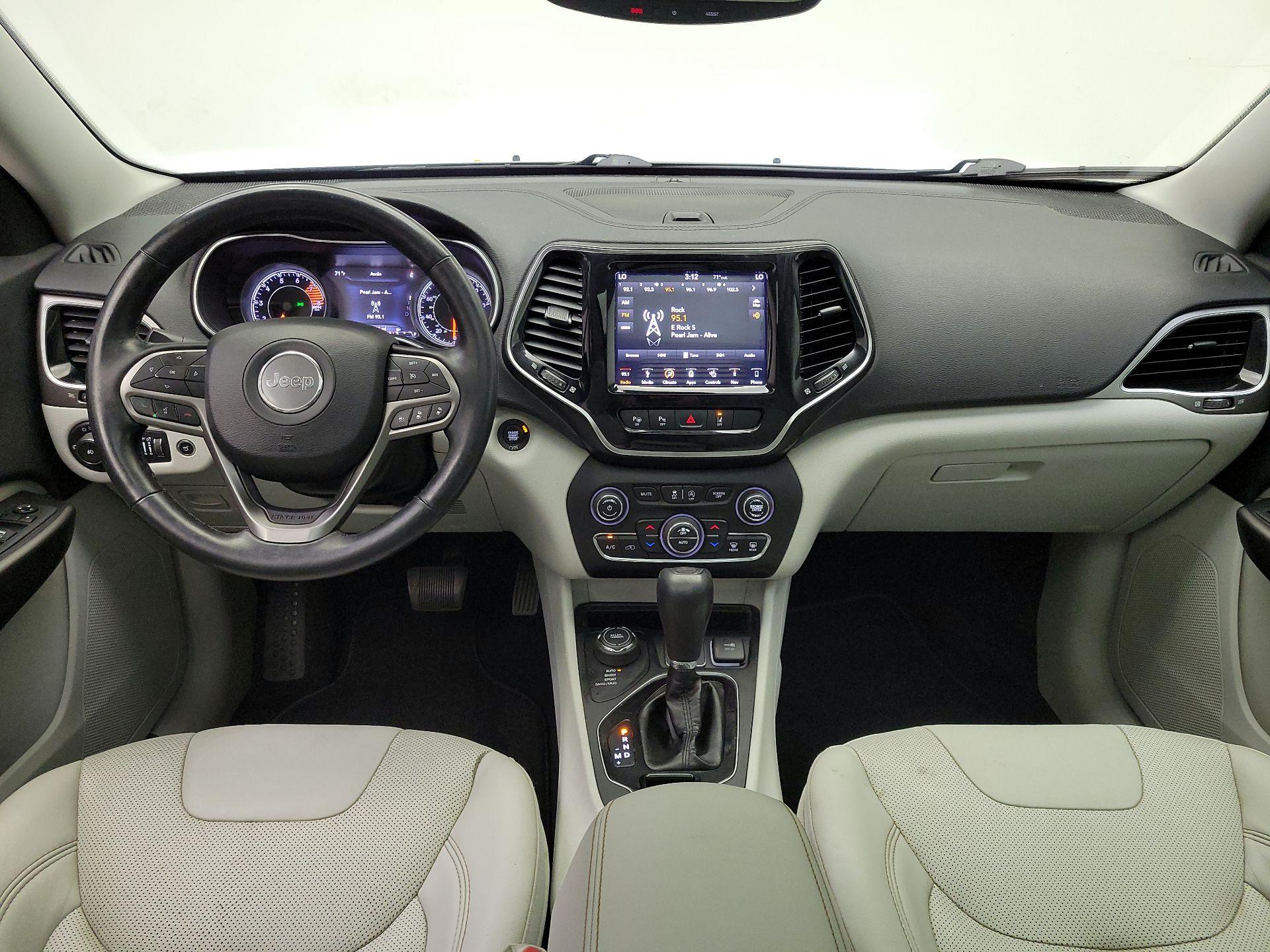 Thumbnail: 2019 Jeep Cherokee - 9