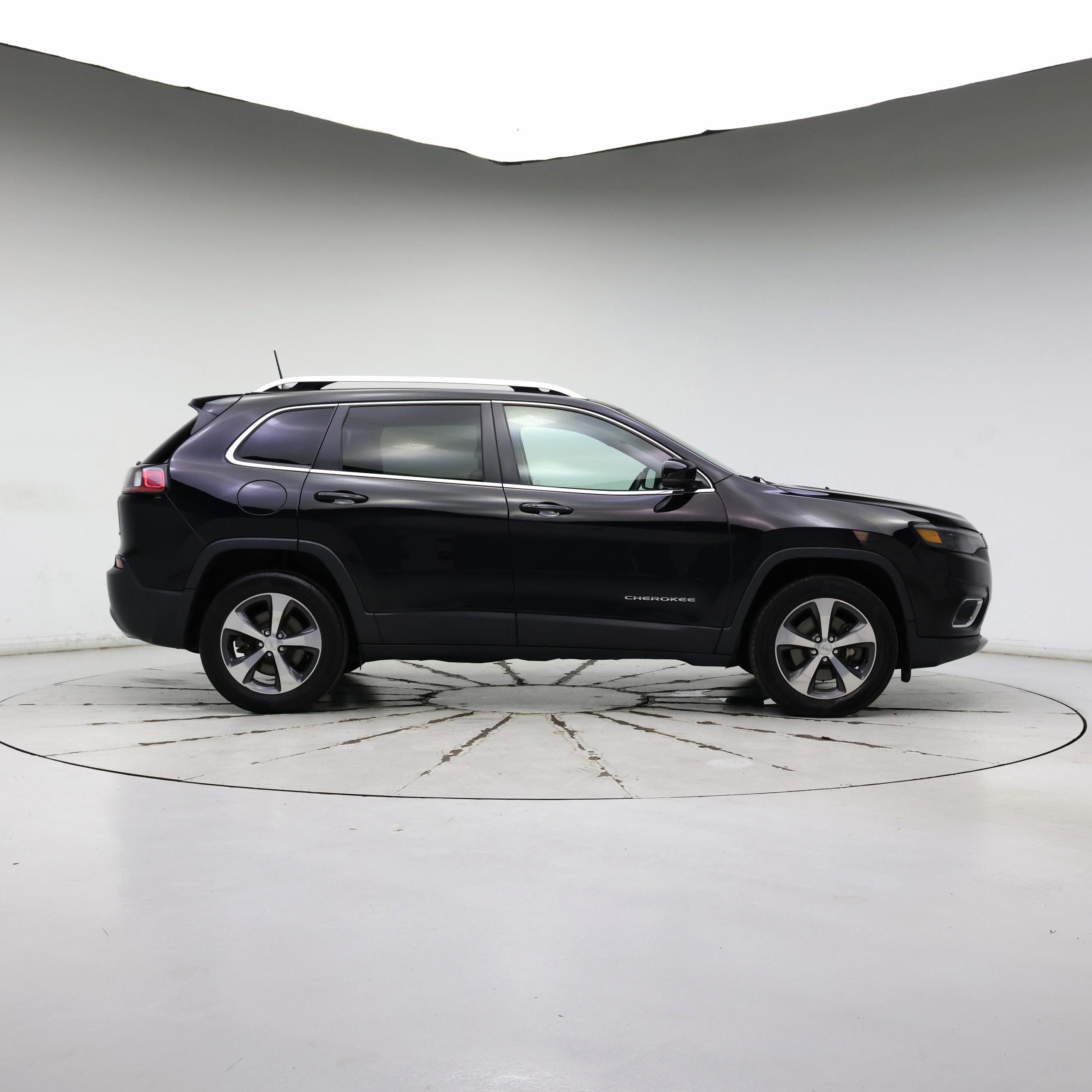 Thumbnail: 2019 Jeep Cherokee - 7