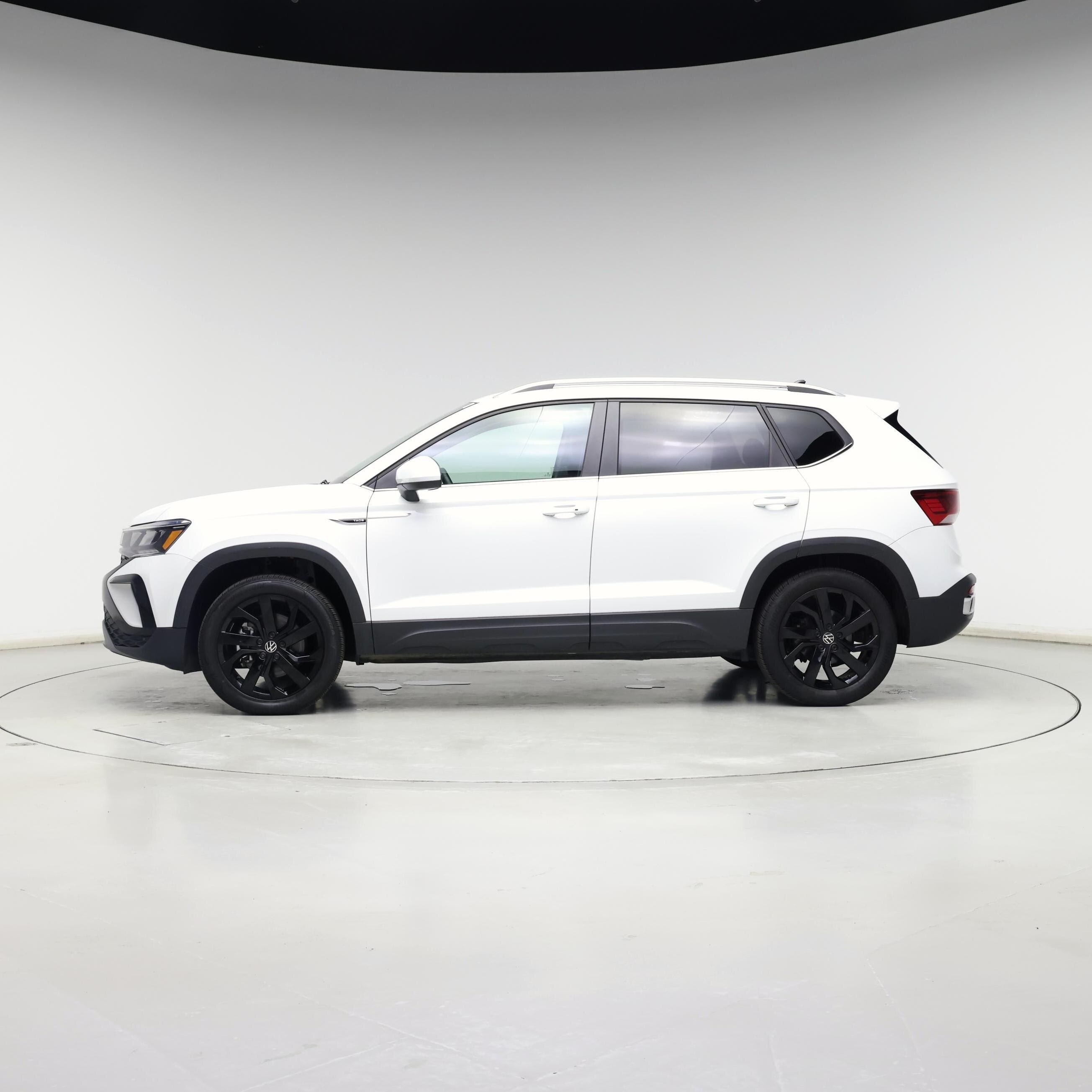 Thumbnail: 2023 Volkswagen Taos - 3