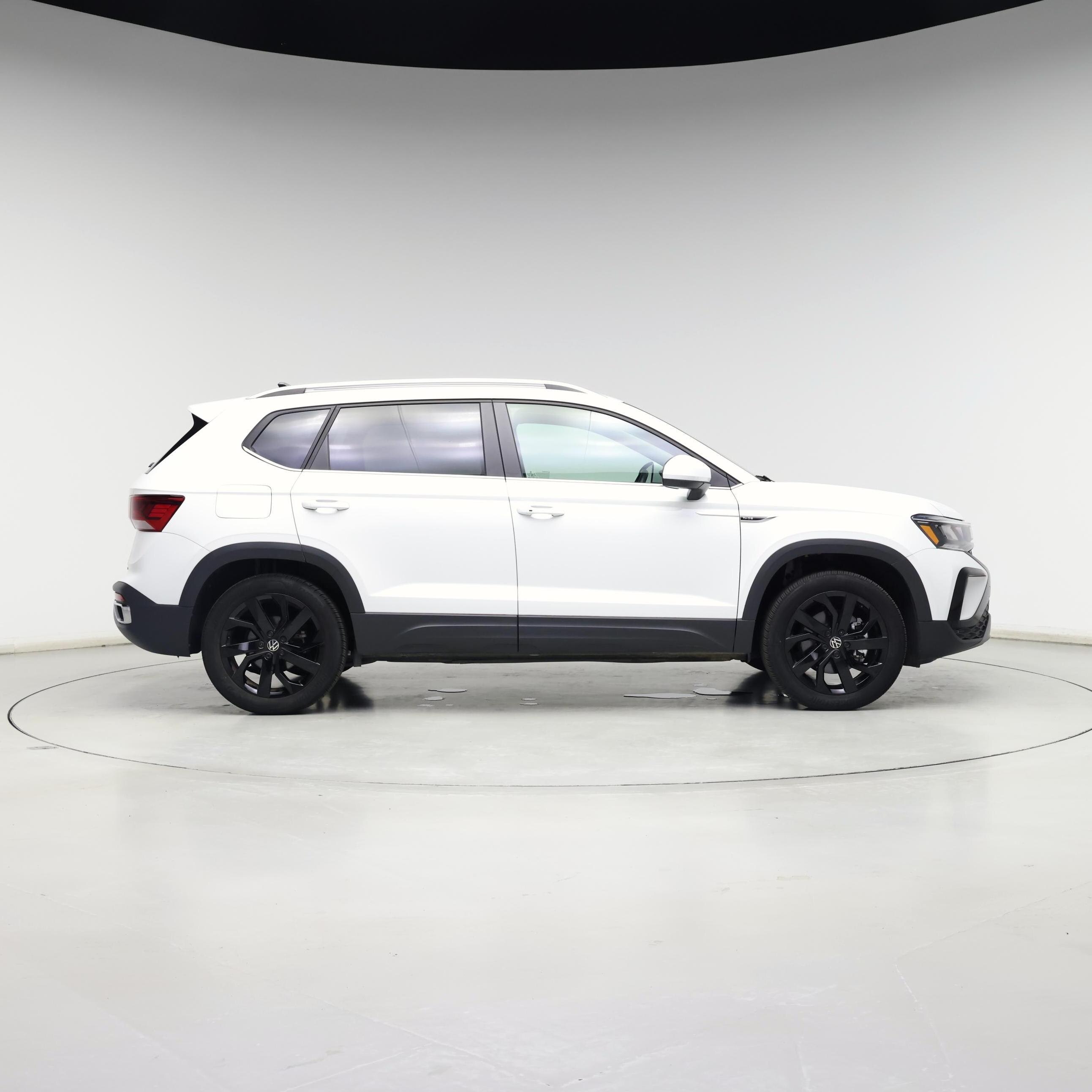 Thumbnail: 2023 Volkswagen Taos - 7