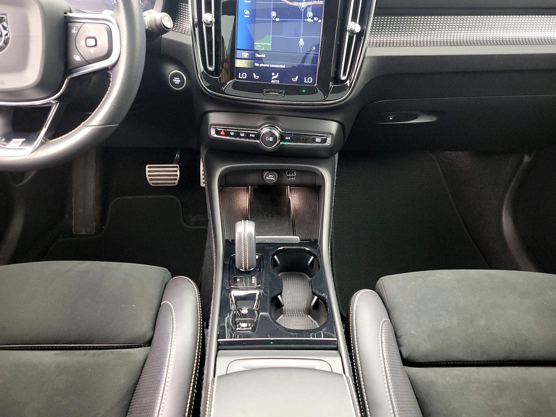 Thumbnail: 2020 Volvo XC40 - 18