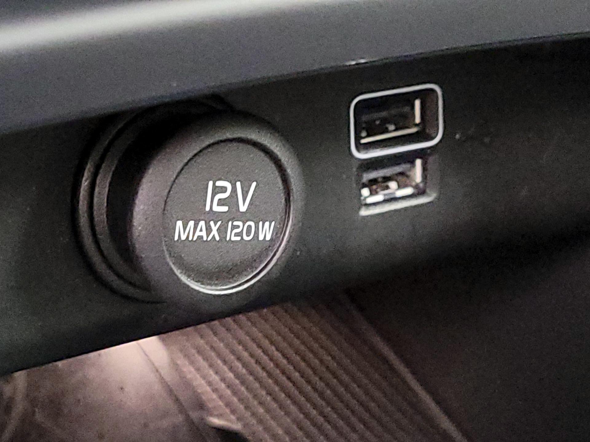 Thumbnail: 2020 Volvo XC40 - 19