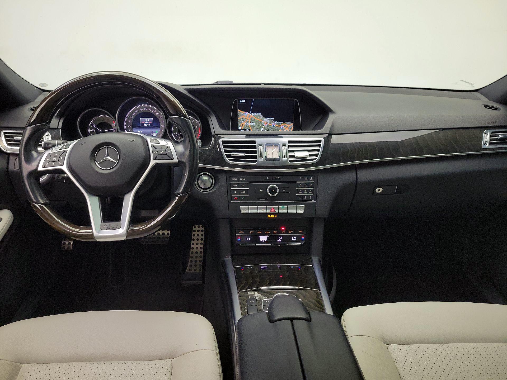 Thumbnail: 2016 Mercedes-Benz E-Class - 9