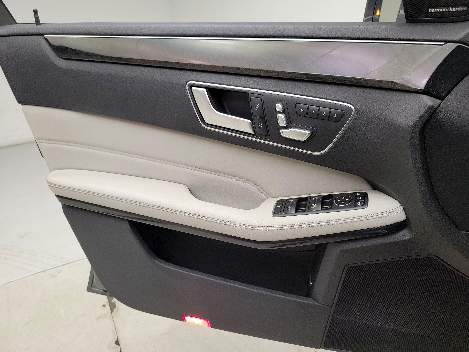 Thumbnail: 2016 Mercedes-Benz E-Class - 12