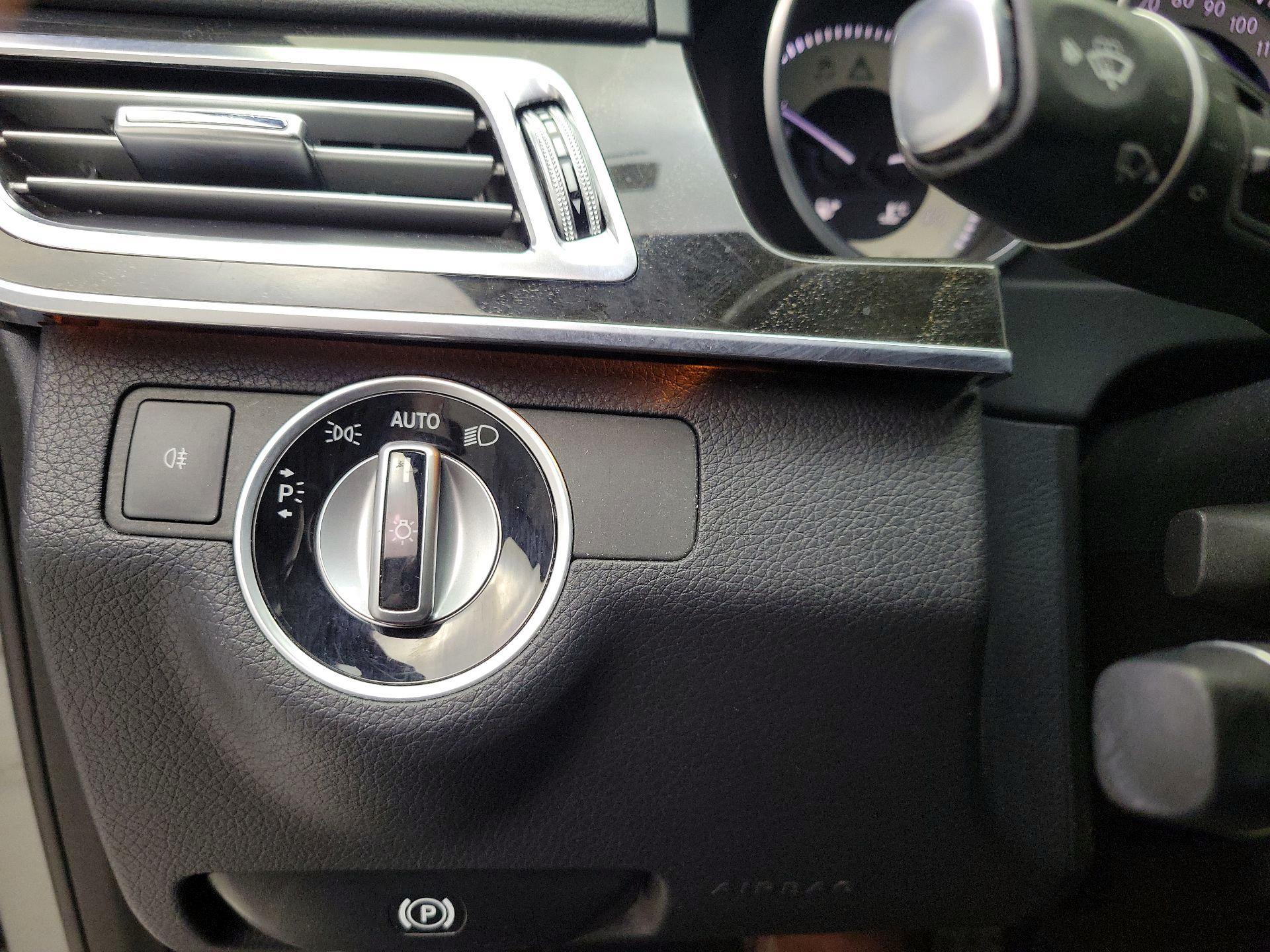 Thumbnail: 2016 Mercedes-Benz E-Class - 13