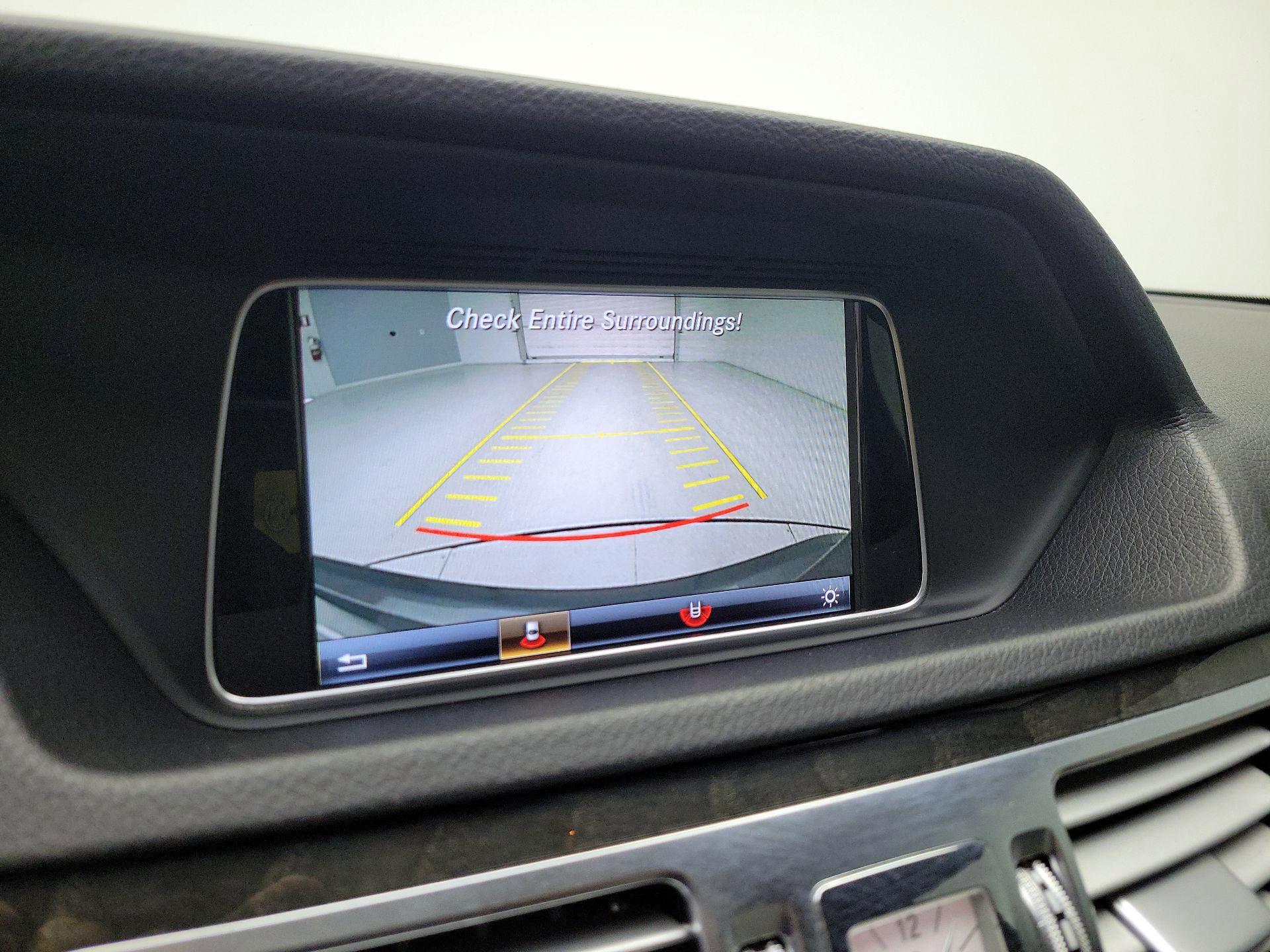 Thumbnail: 2016 Mercedes-Benz E-Class - 15