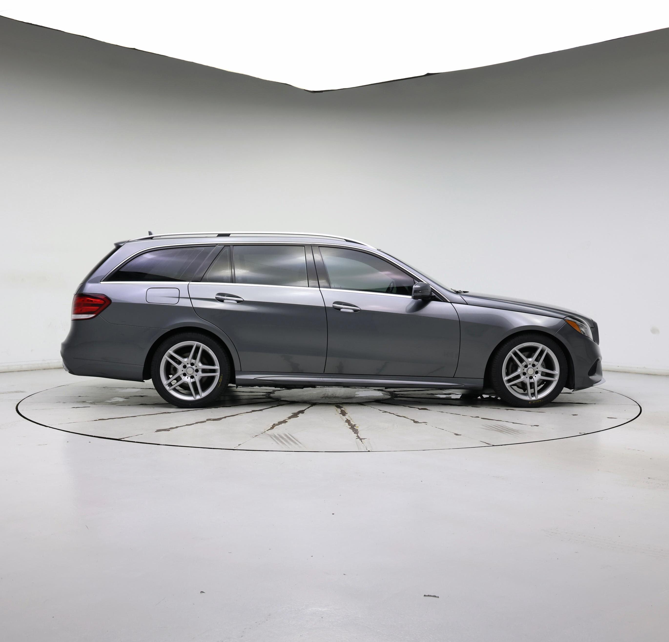 Thumbnail: 2016 Mercedes-Benz E-Class - 7