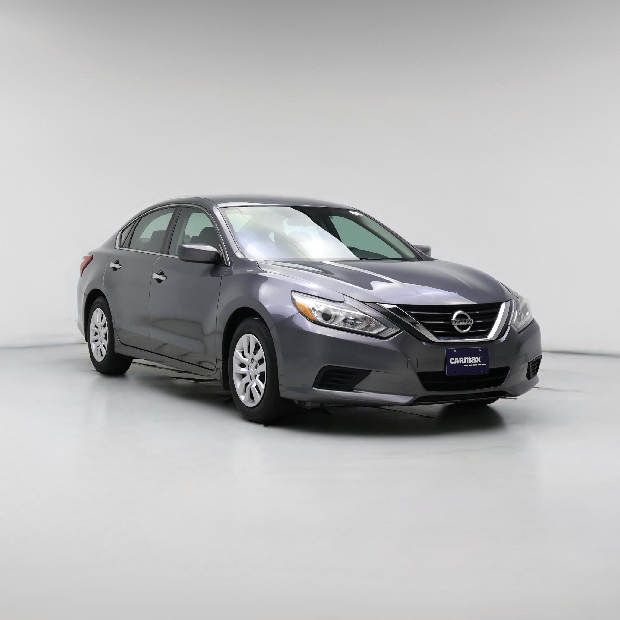 Thumbnail: 2017 Nissan Altima - 1