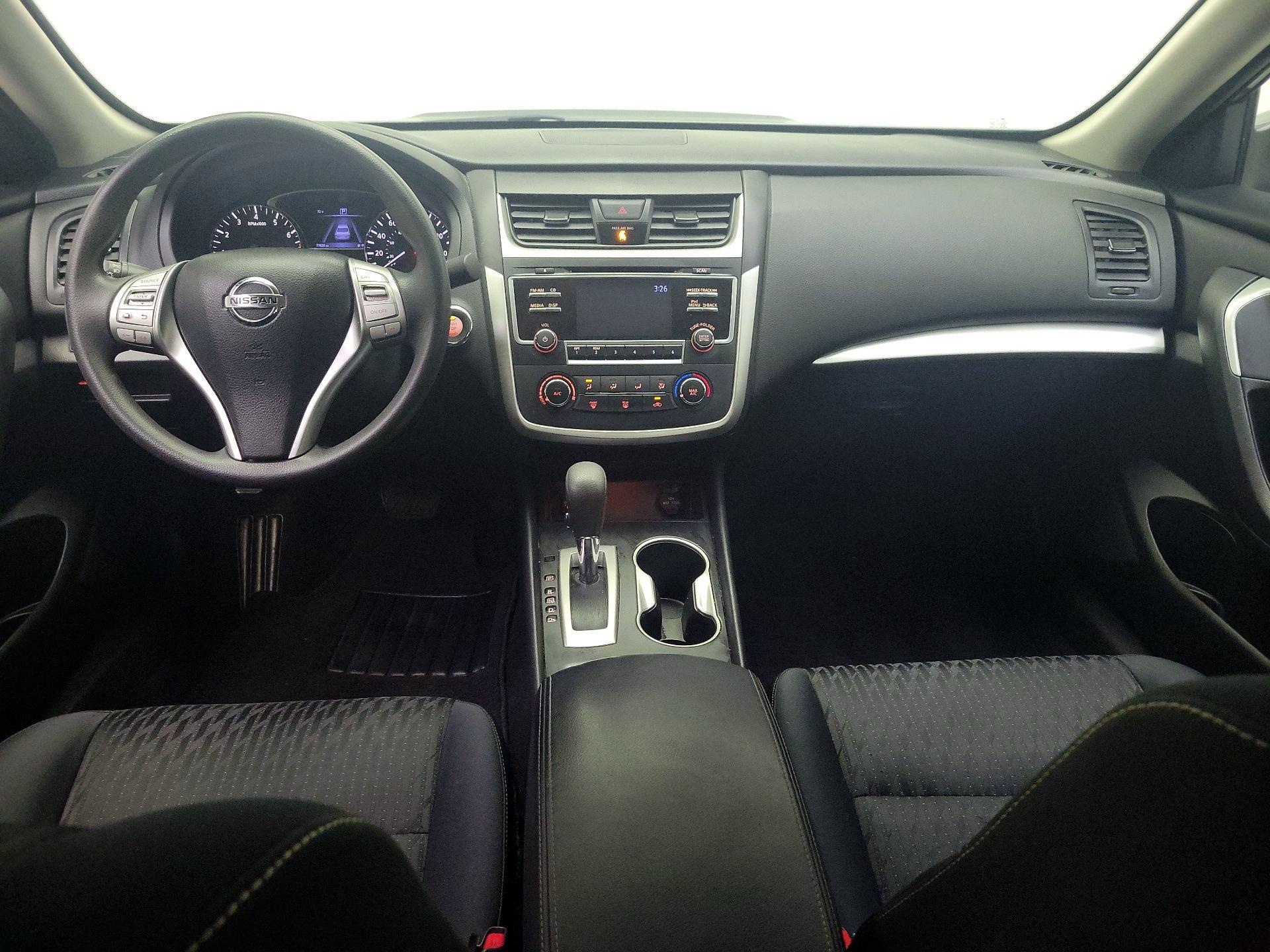 Thumbnail: 2017 Nissan Altima - 9