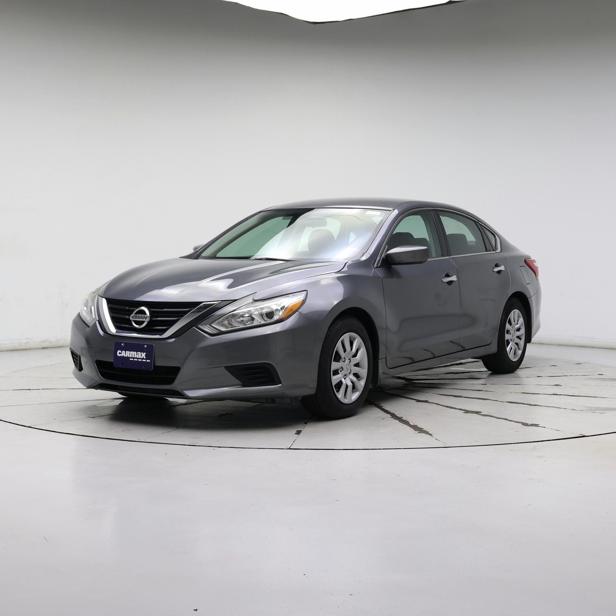 Thumbnail: 2017 Nissan Altima - 4