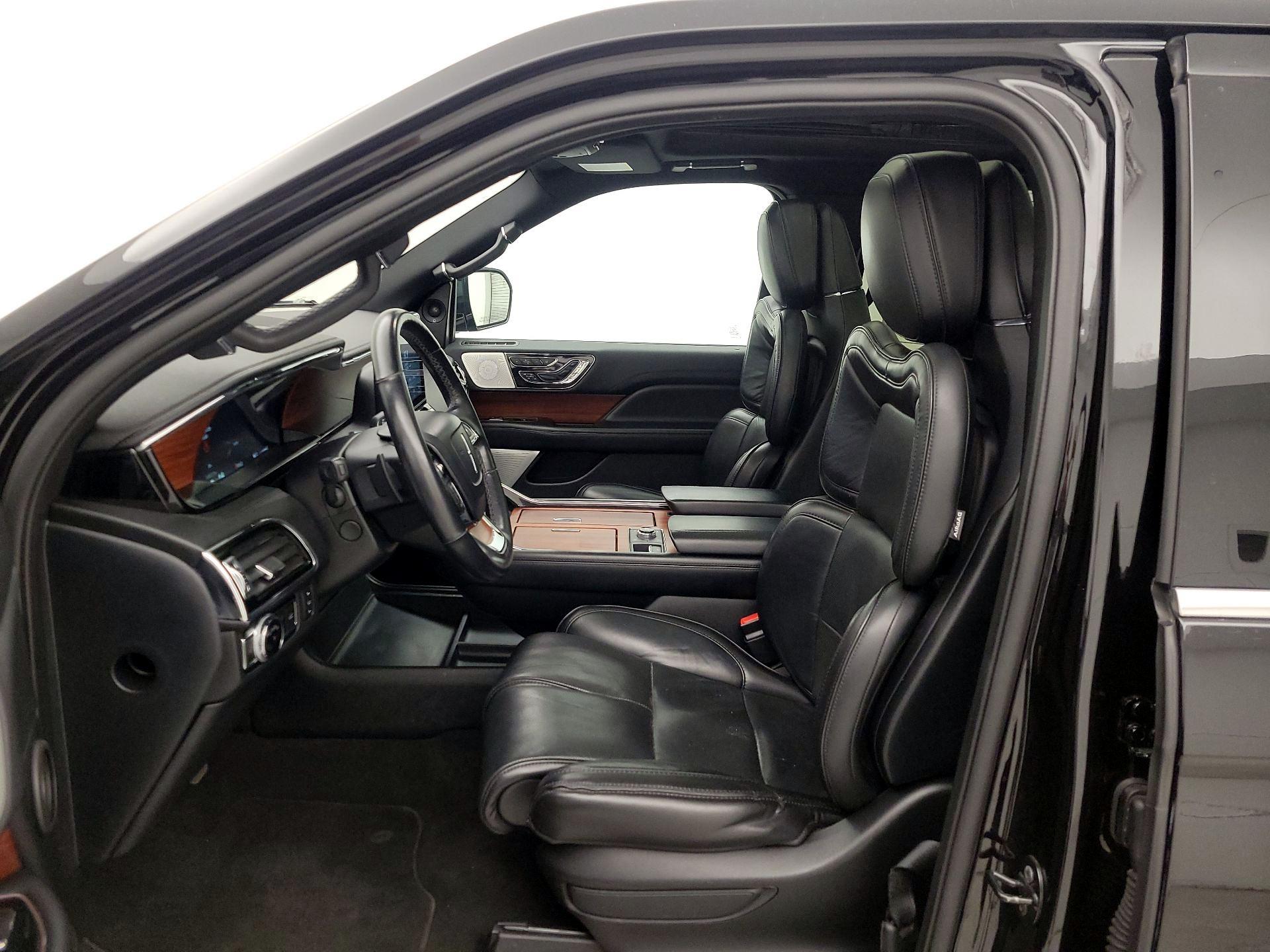 Thumbnail: 2019 Lincoln Navigator - 11