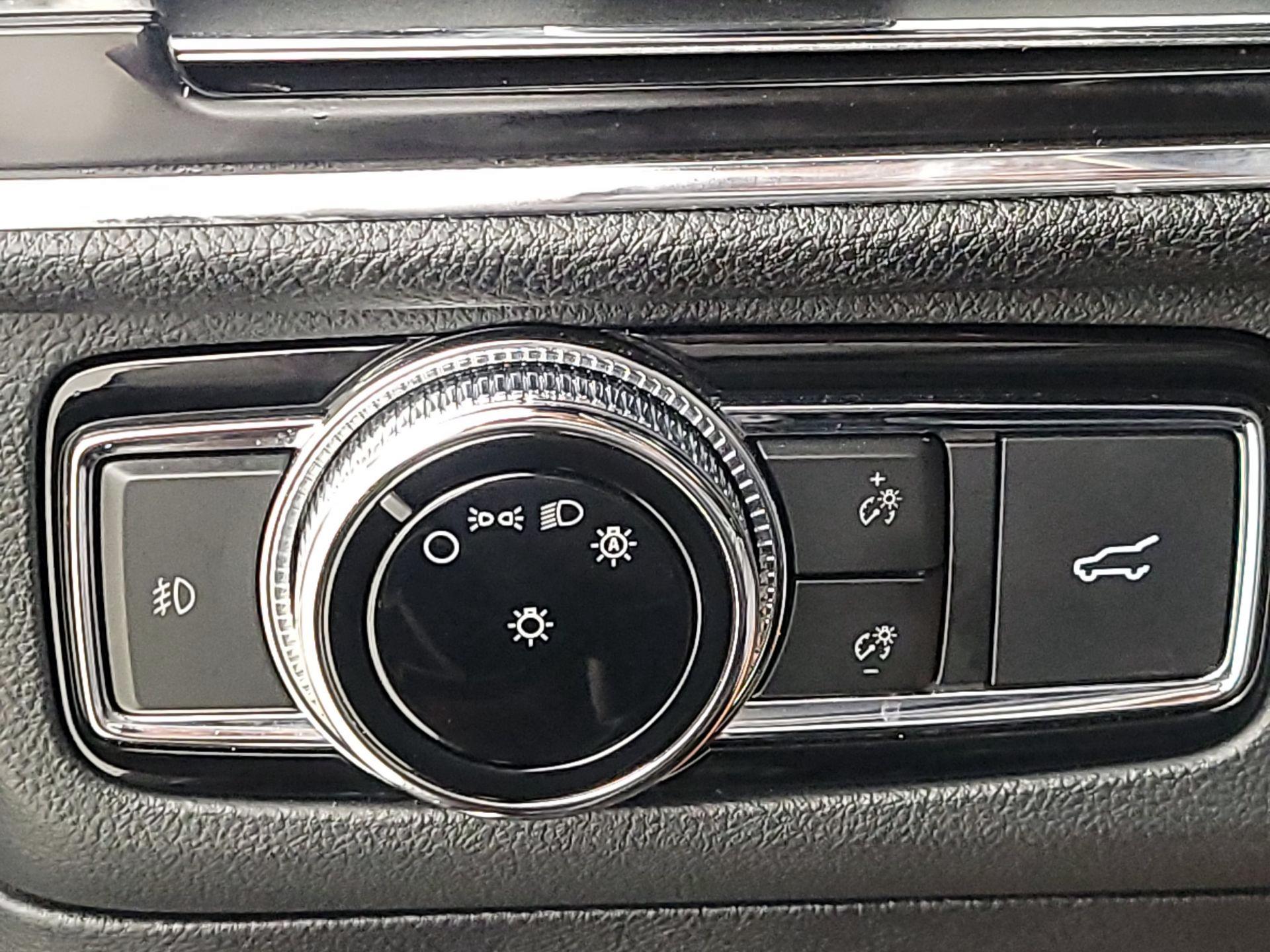 Thumbnail: 2019 Lincoln Navigator - 13