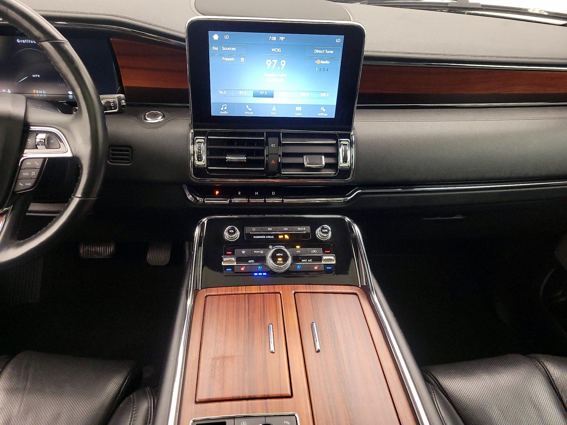 Thumbnail: 2019 Lincoln Navigator - 17