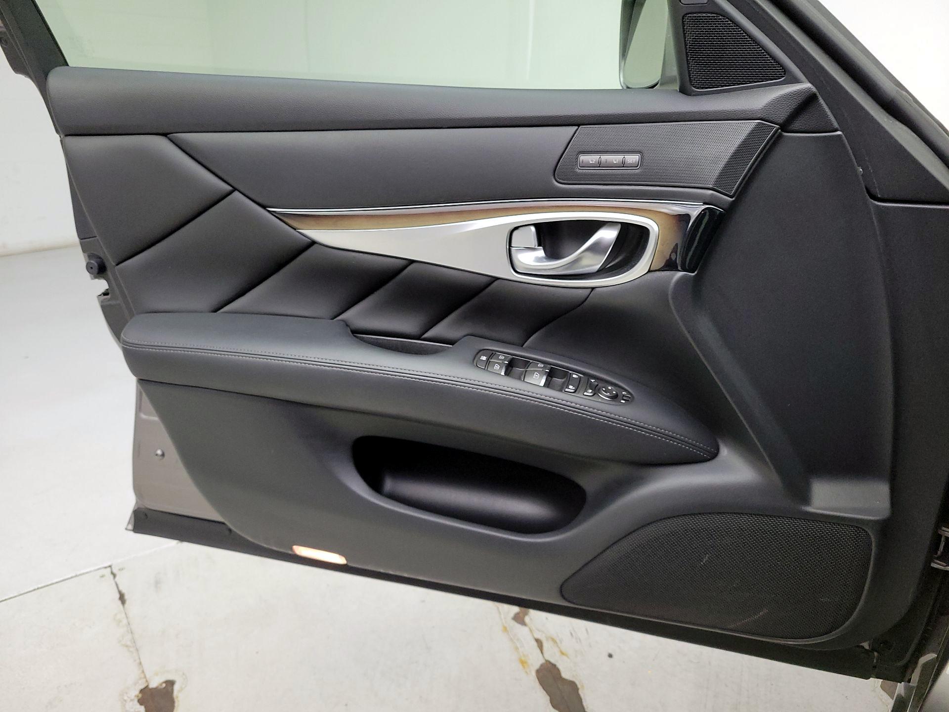 Thumbnail: 2014 INFINITI Q70 - 12