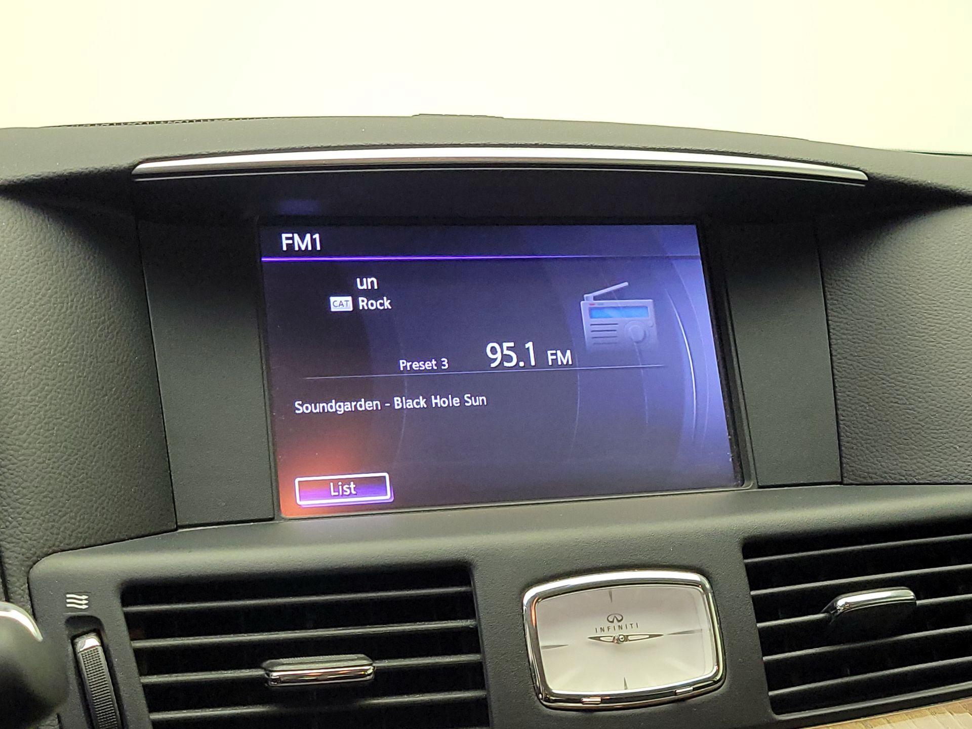 Thumbnail: 2014 INFINITI Q70 - 16