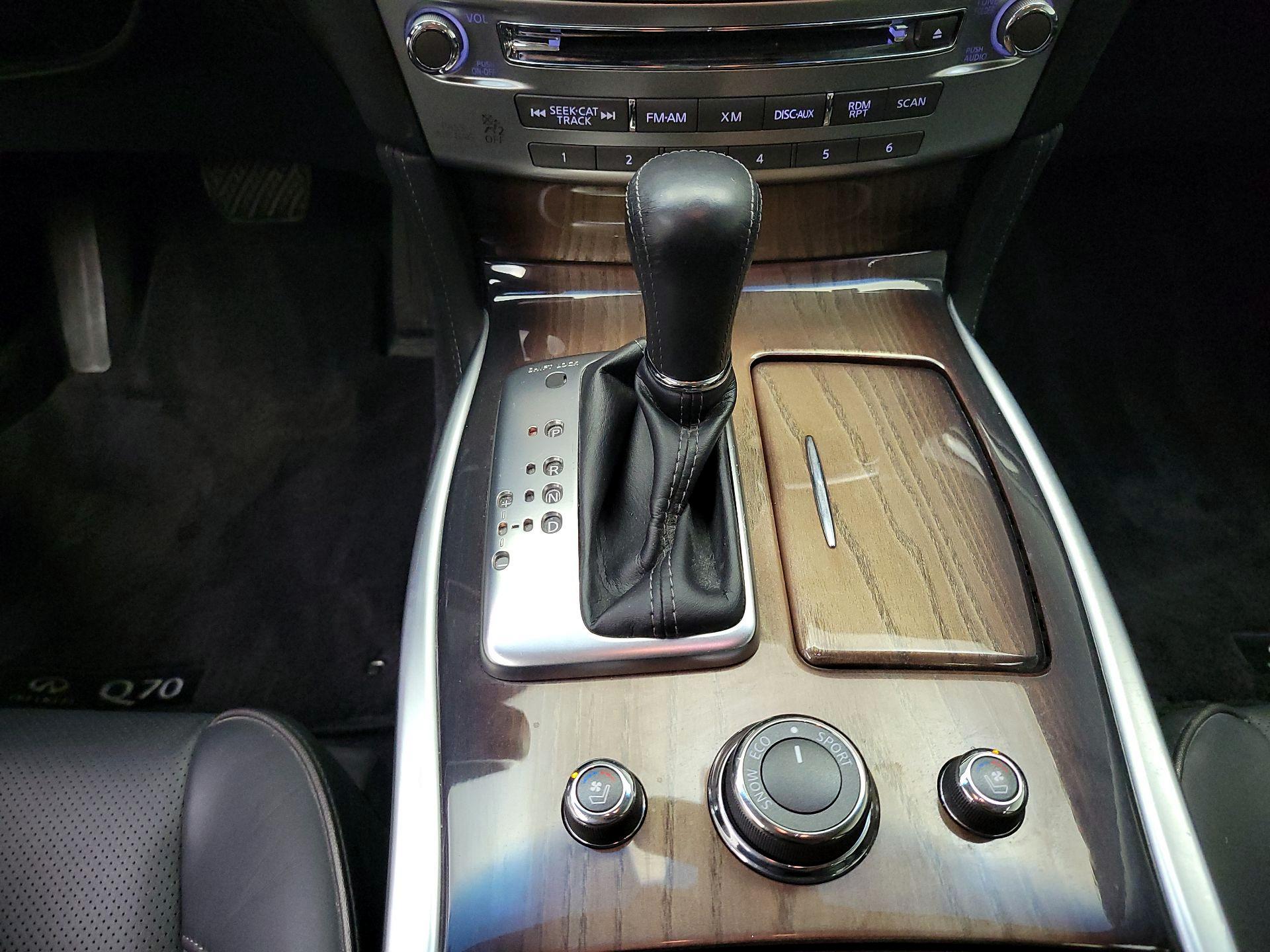 Thumbnail: 2014 INFINITI Q70 - 18