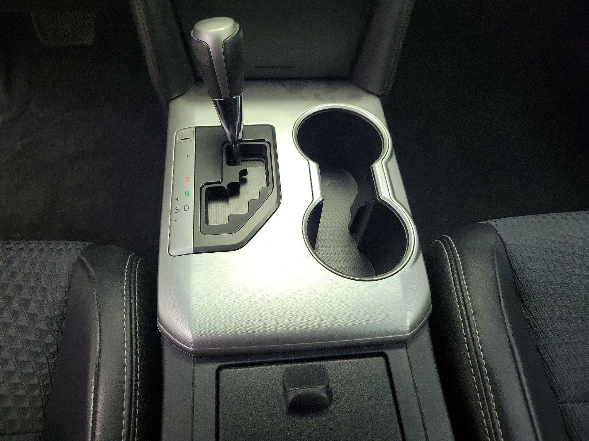 Thumbnail: 2014 Toyota Camry - 17