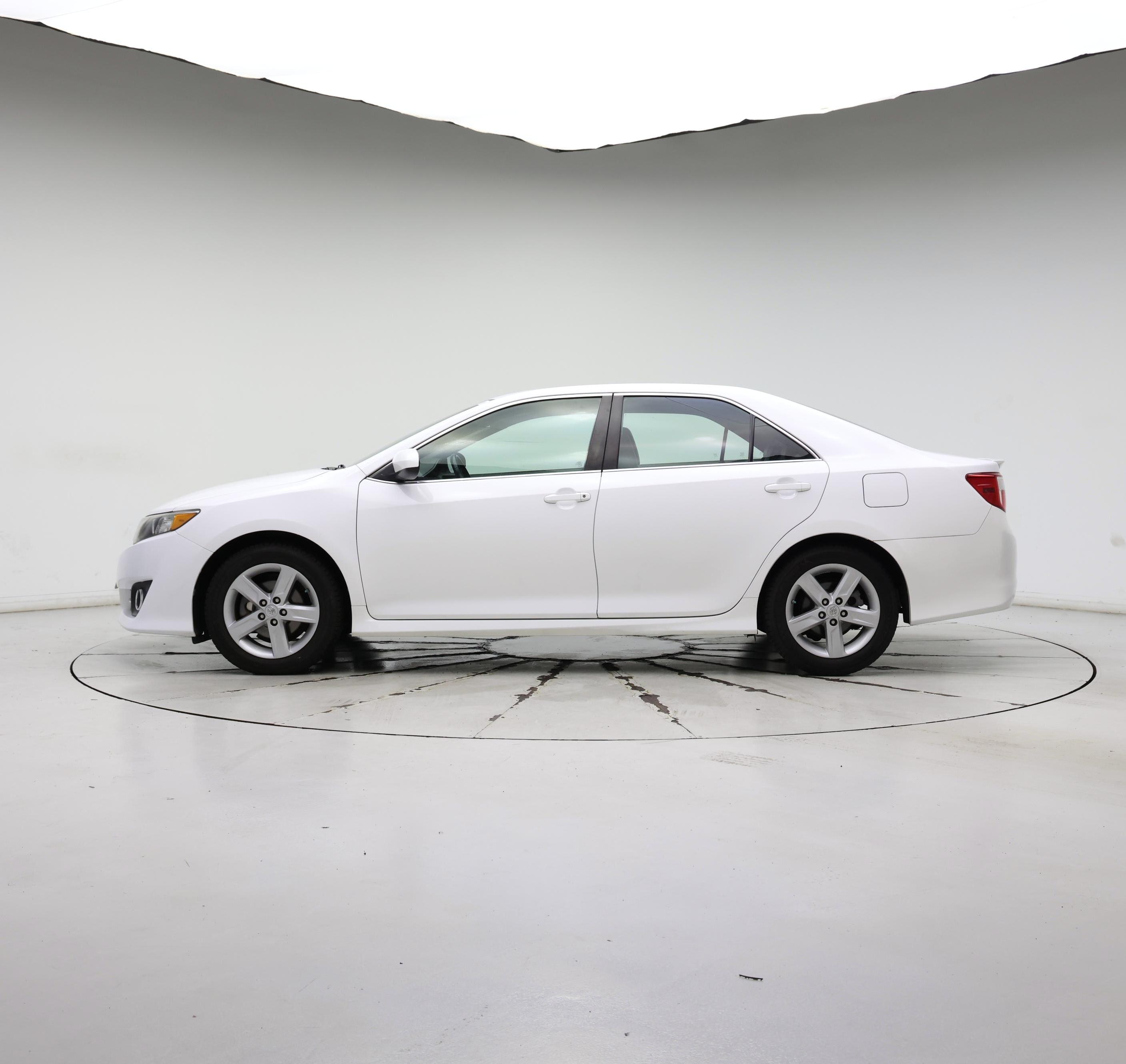 Thumbnail: 2014 Toyota Camry - 3