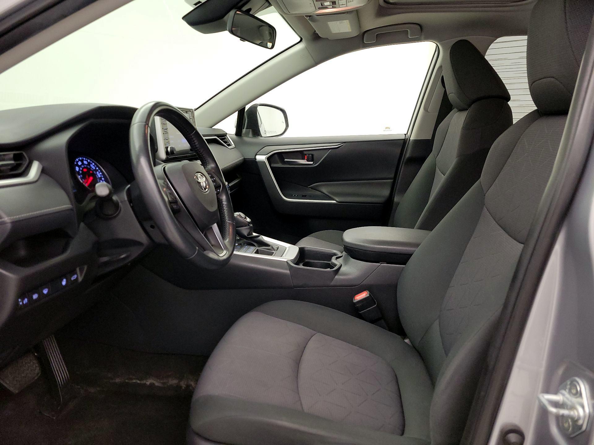 Thumbnail: 2019 Toyota RAV4 - 11