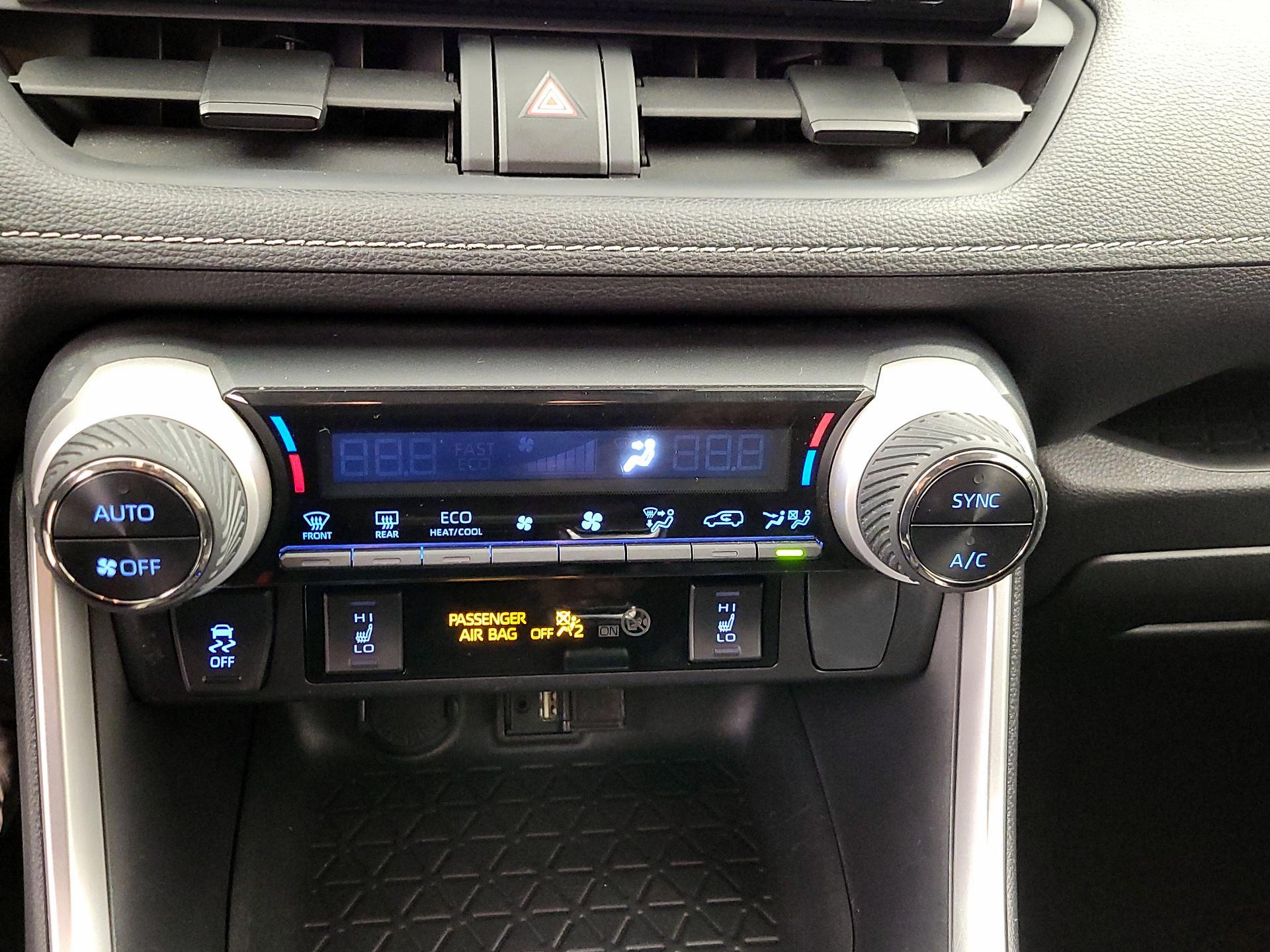 Thumbnail: 2019 Toyota RAV4 - 16