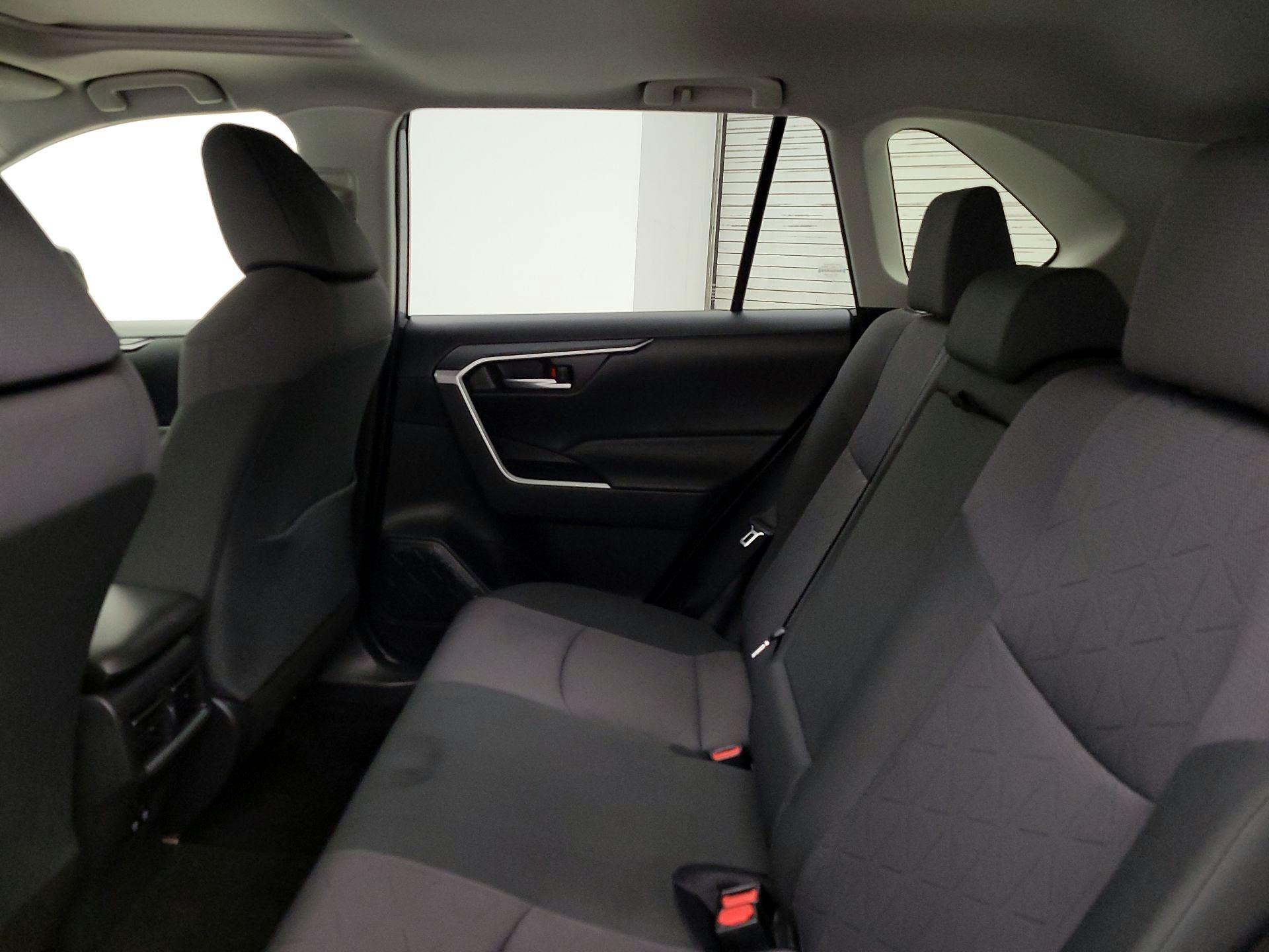 Thumbnail: 2019 Toyota RAV4 - 19