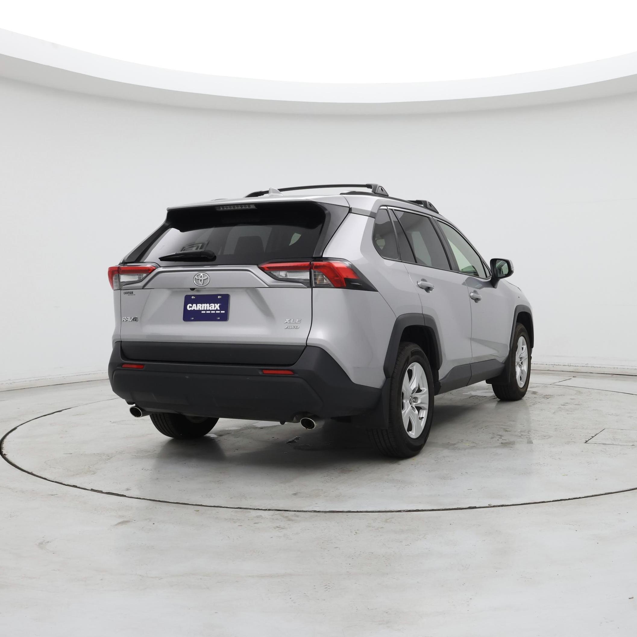 Thumbnail: 2019 Toyota RAV4 - 8