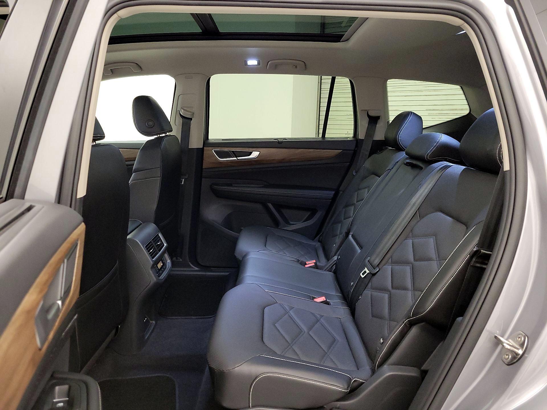 Thumbnail: 2024 Volkswagen Atlas - 20