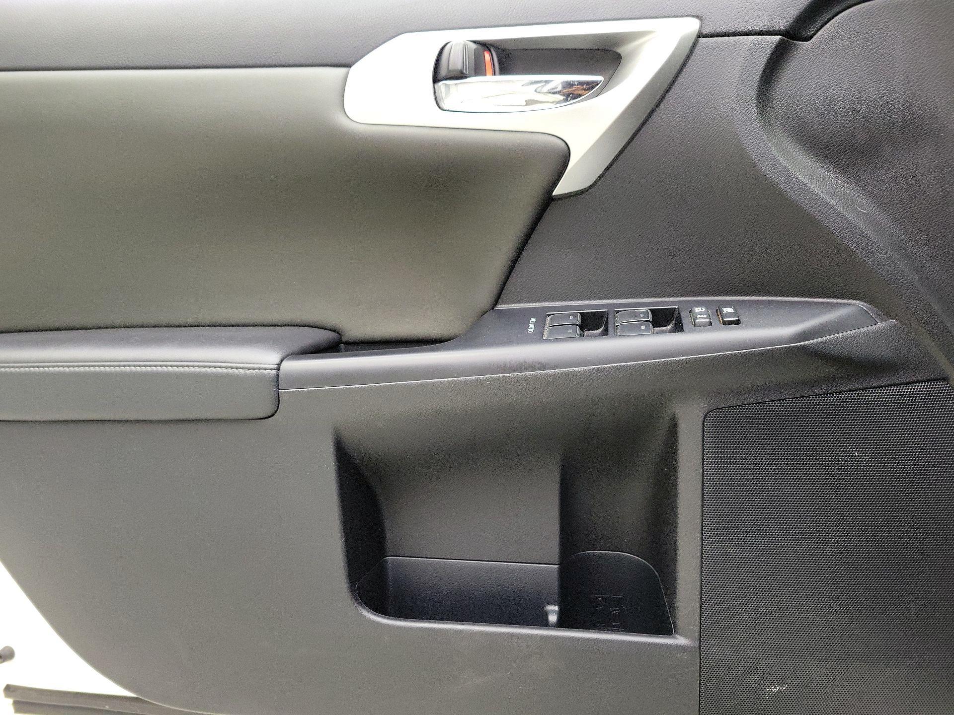 Thumbnail: 2013 Lexus CT - 12