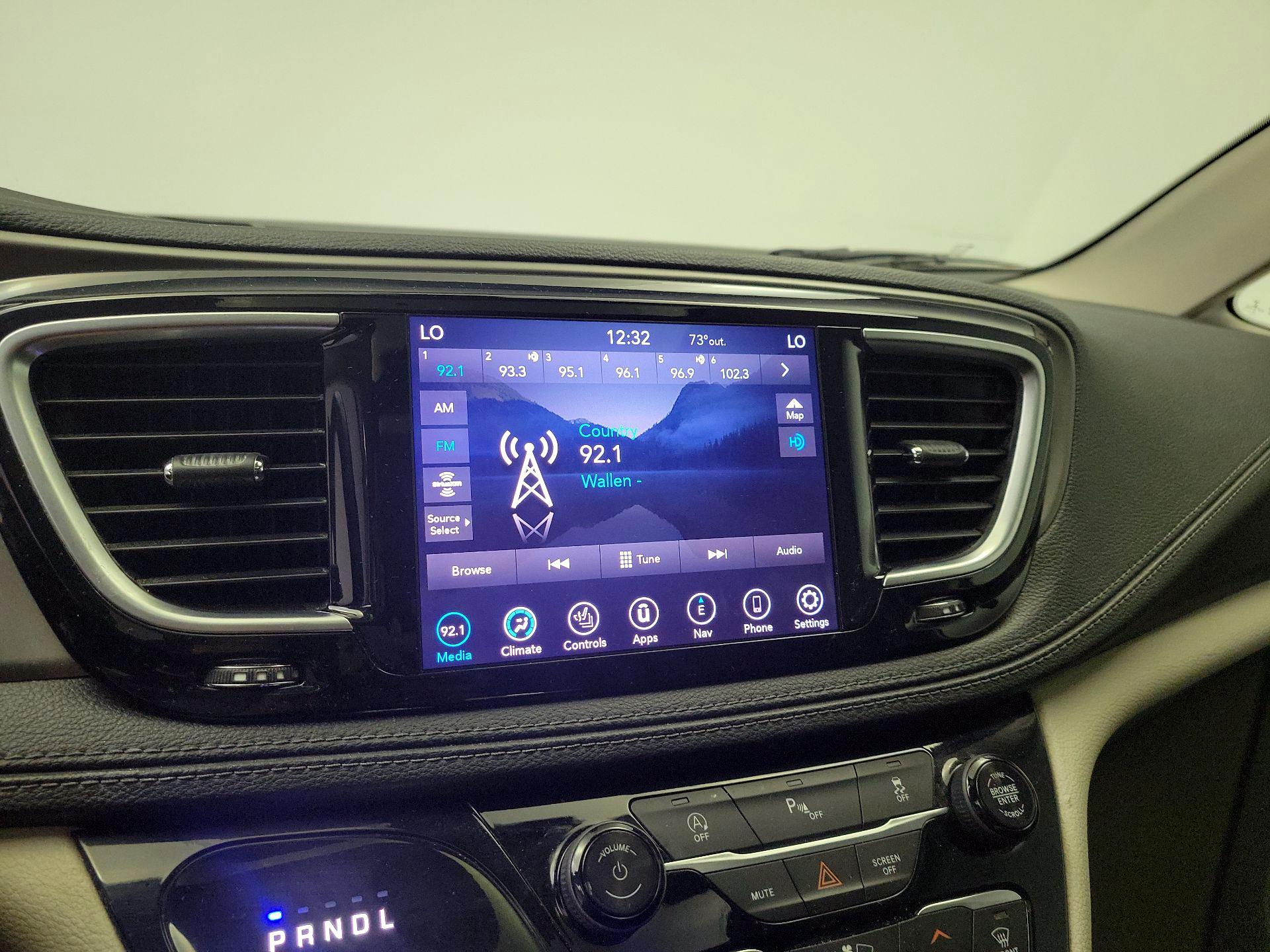 Thumbnail: 2019 Chrysler Pacifica - 15