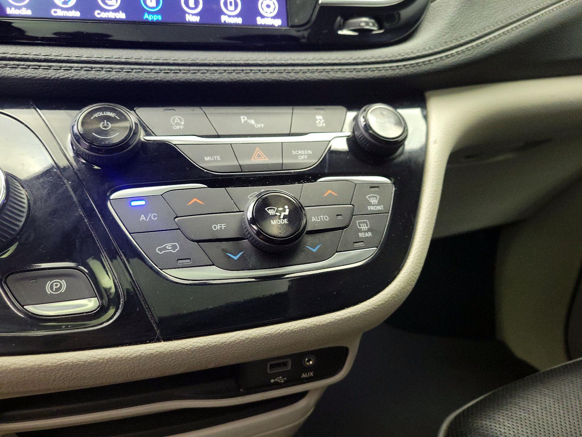 Thumbnail: 2019 Chrysler Pacifica - 16