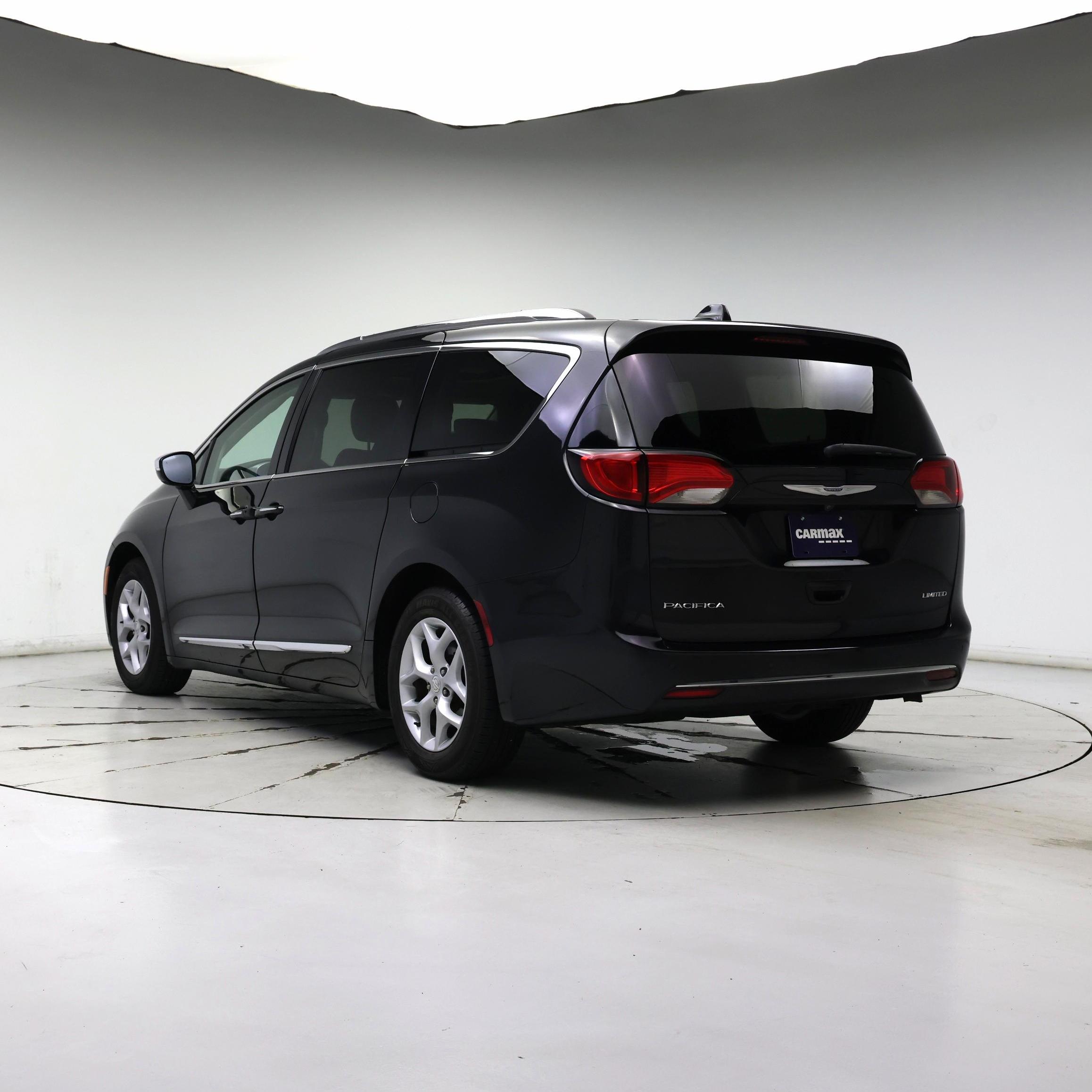 Thumbnail: 2019 Chrysler Pacifica - 2