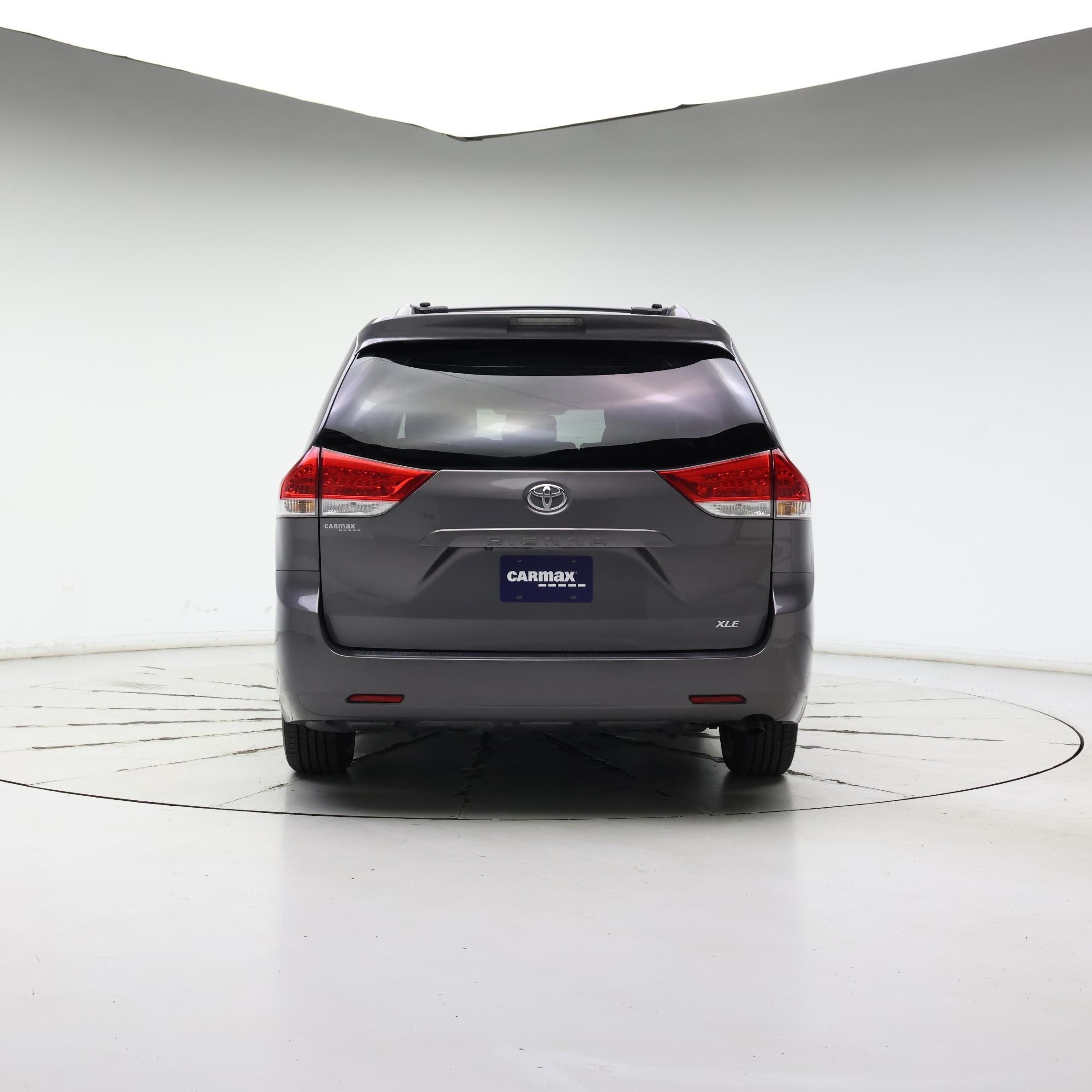Thumbnail: 2014 Toyota Sienna - 6