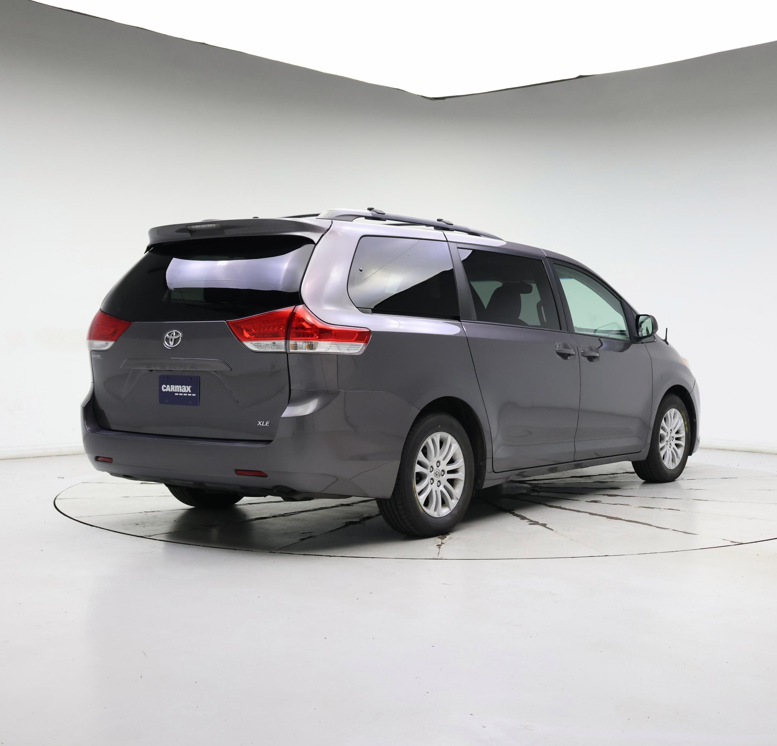 Thumbnail: 2014 Toyota Sienna - 8