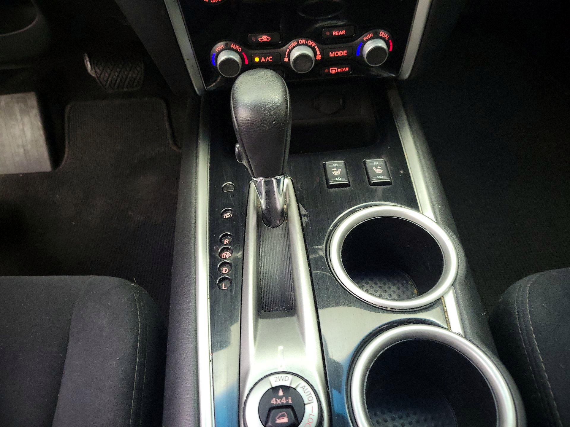 Thumbnail: 2016 Nissan Pathfinder - 17