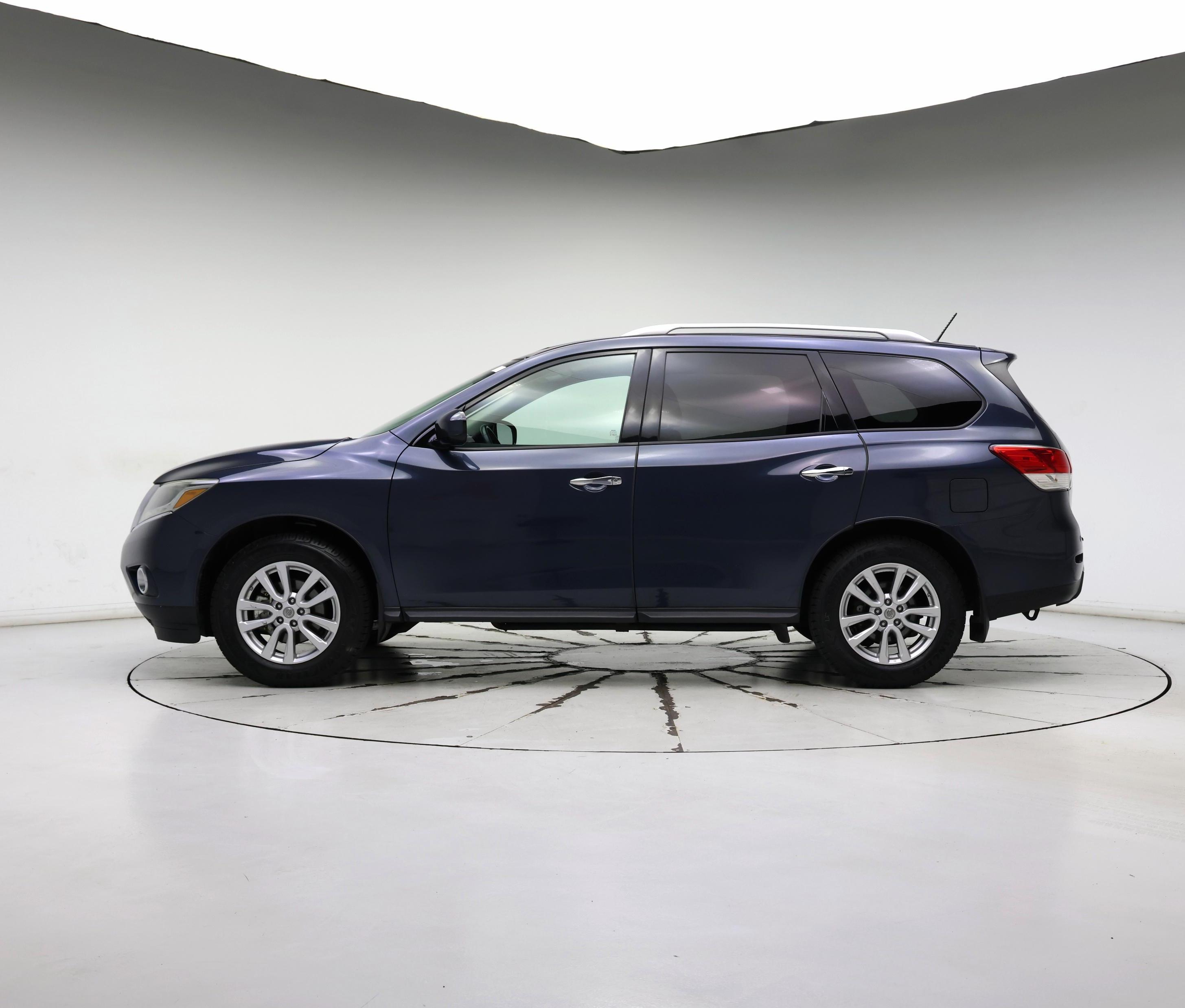 Thumbnail: 2016 Nissan Pathfinder - 3