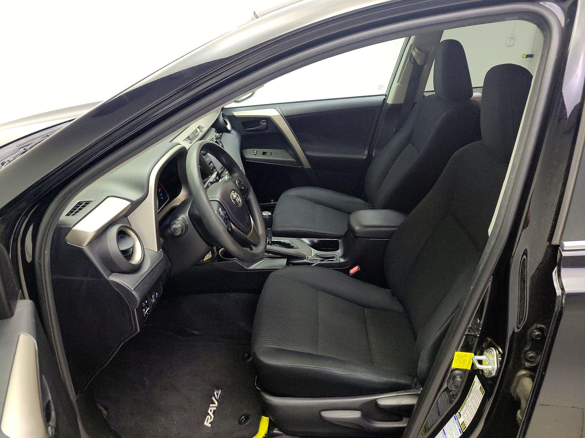 Thumbnail: 2015 Toyota RAV4 - 11