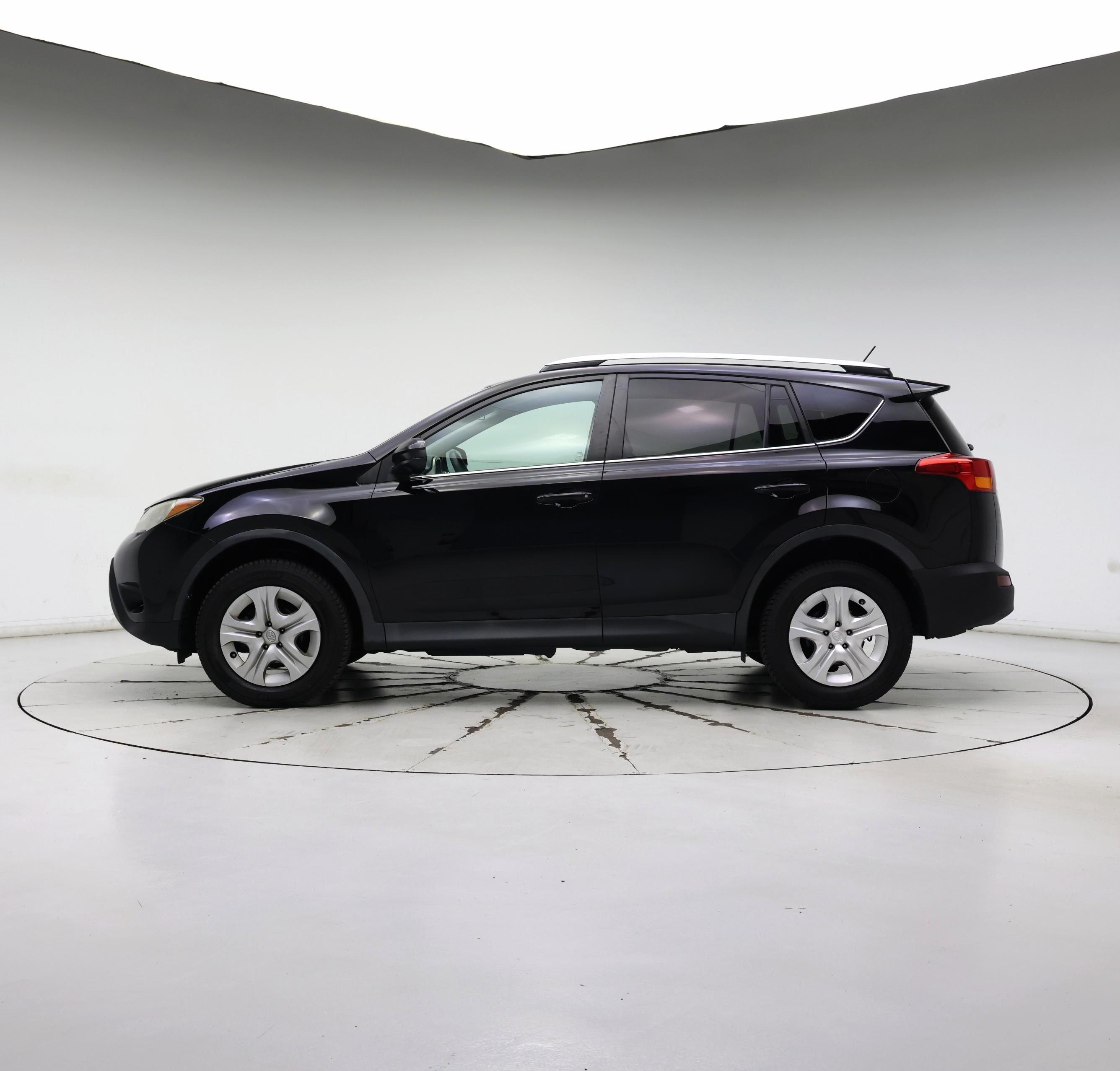 Thumbnail: 2015 Toyota RAV4 - 3