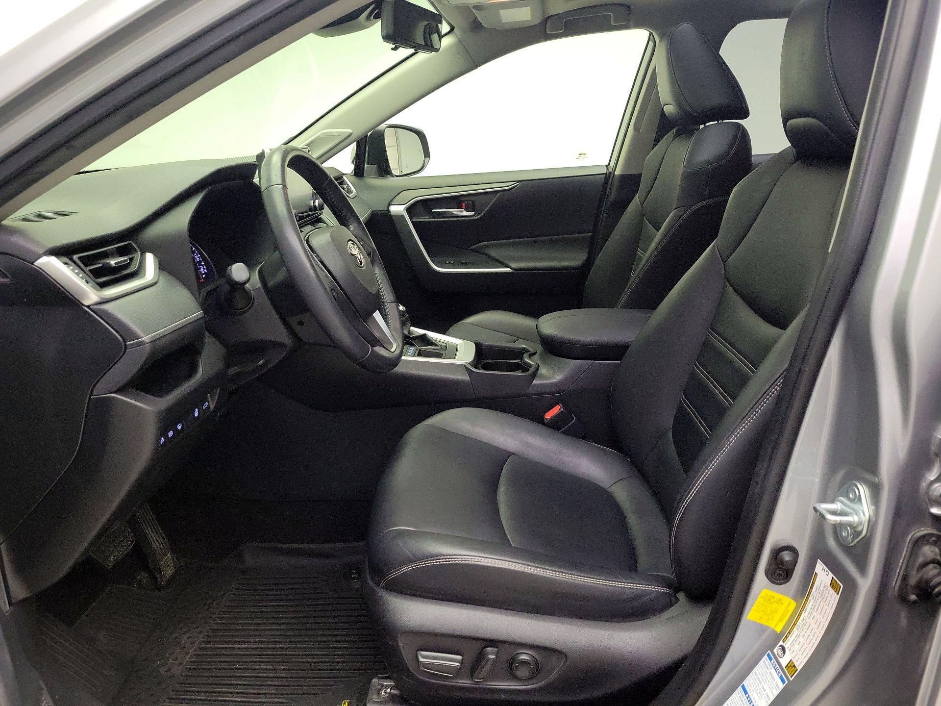 Thumbnail: 2019 Toyota RAV4 - 11